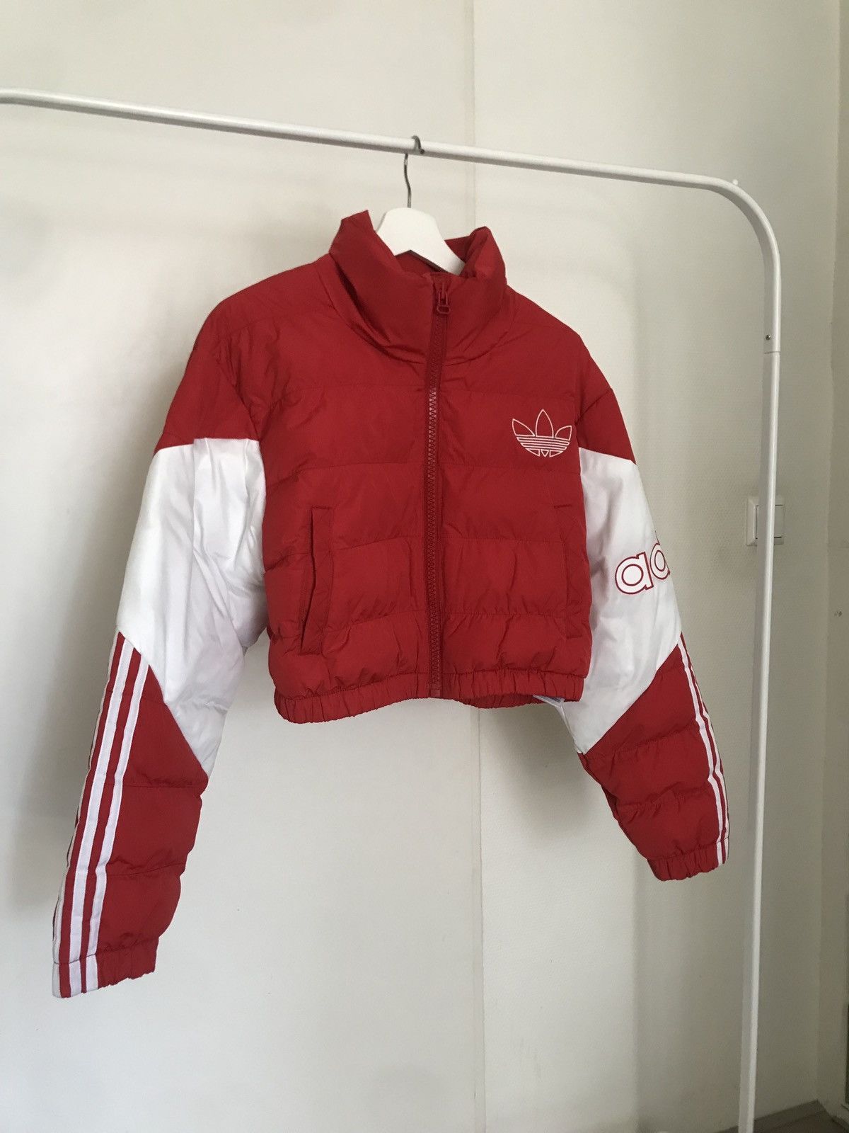 Cropped adidas puffer store jacket