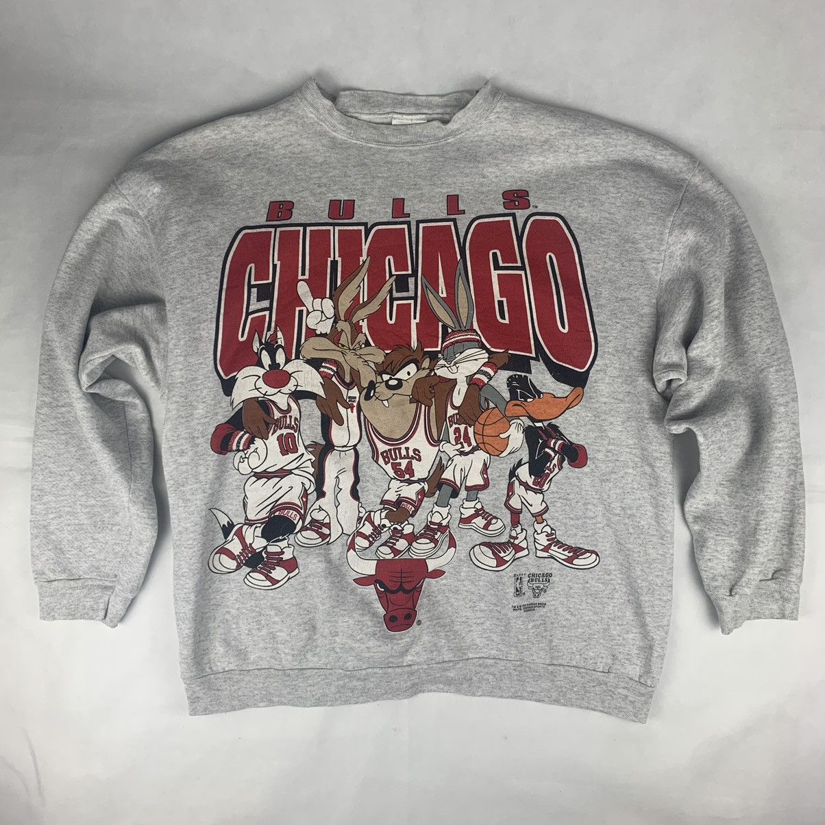 Looney Tunes Chicago Bulls スウェット Tultex 1994 Looney Tunes Chicago Bulls Sweatshirt | Grailed