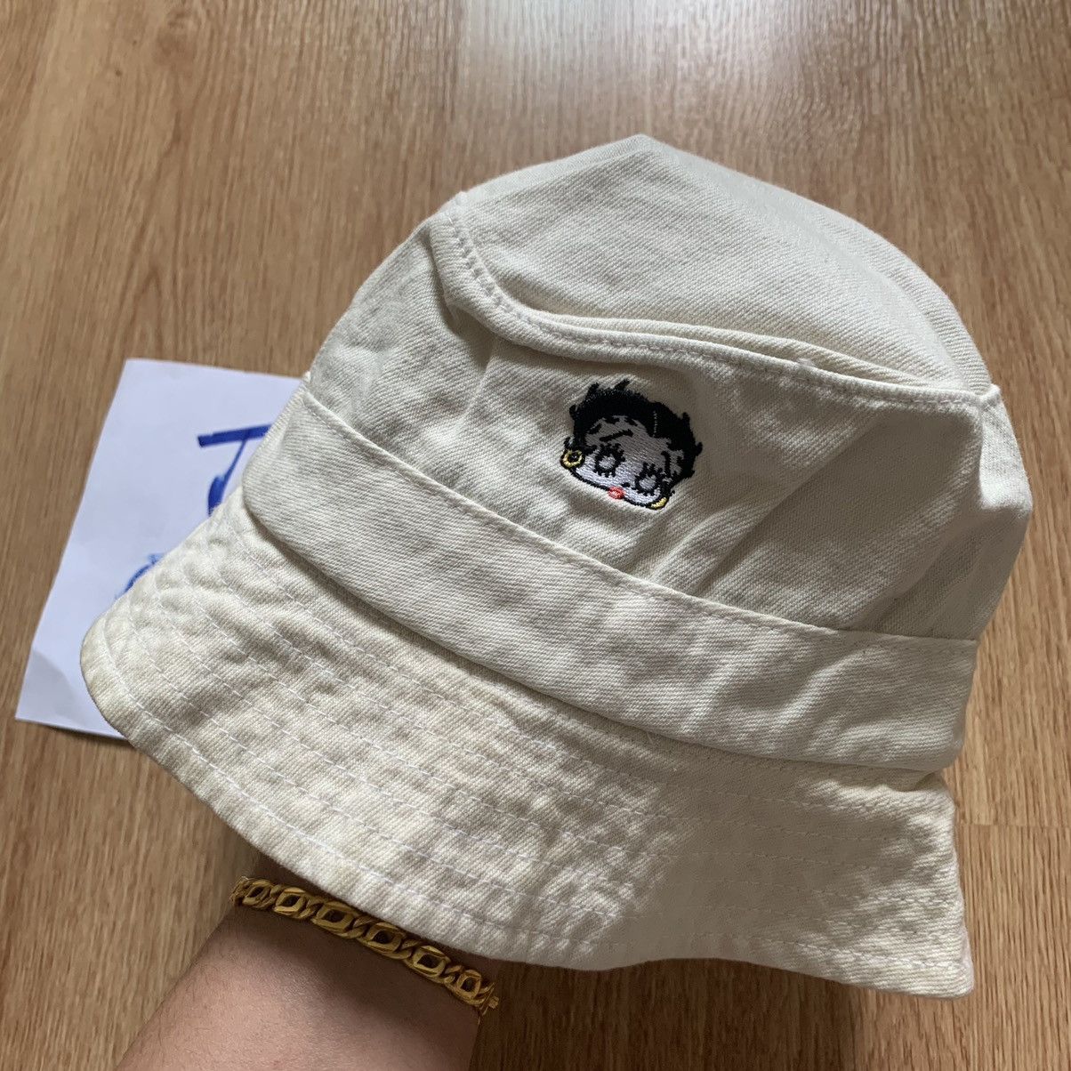 supreme ベティちゃんハット
