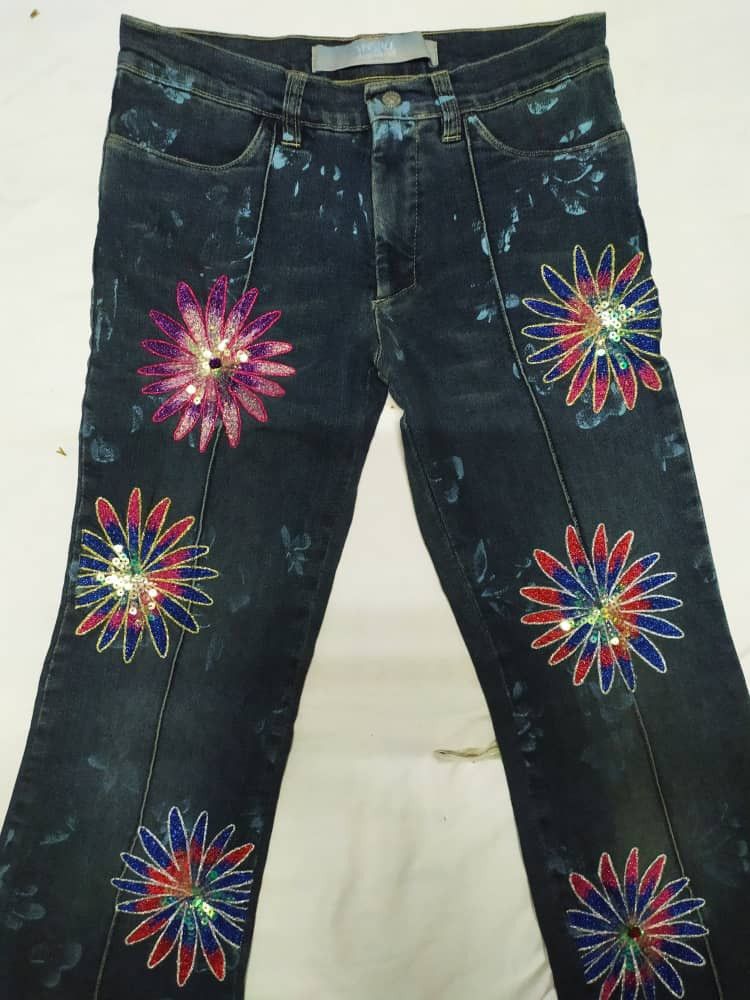 Versace beautiful pants.. versace made in Italy Size US 28 / EU 44 - 1 Thumbnail