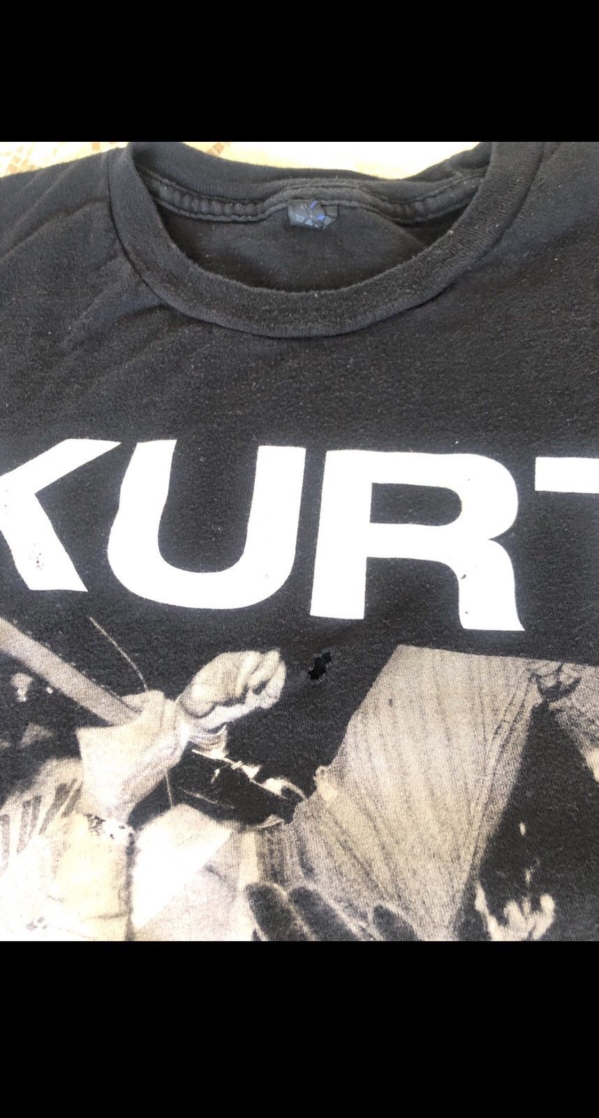 Vintage Kurt Cobain “bleach” album Size US L / EU 52-54 / 3 - 2 Preview