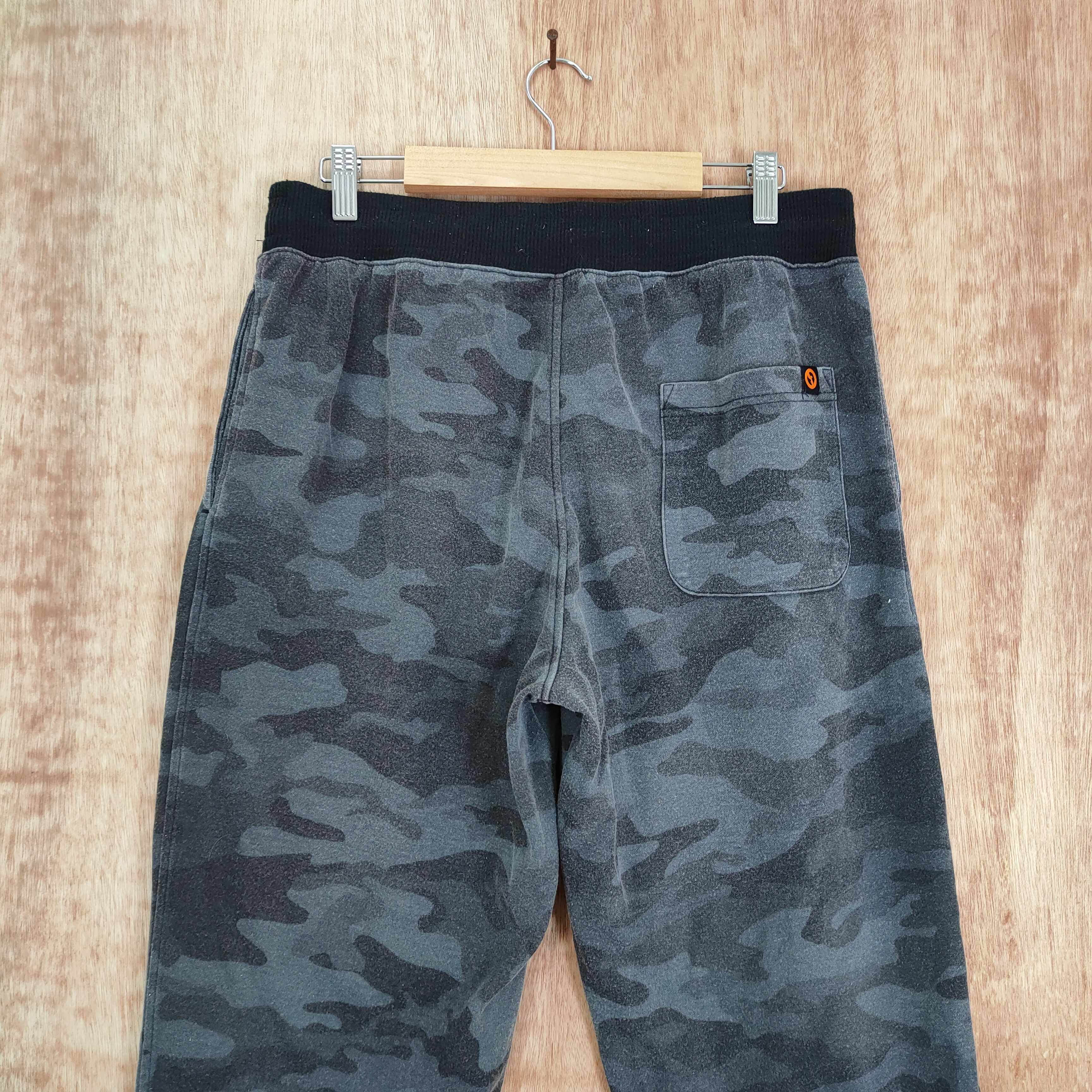 Japanese Brand OUTDOOR PRODUCTS FADED CAMO SWEATPANTS Size US 33 - 6 Thumbnail