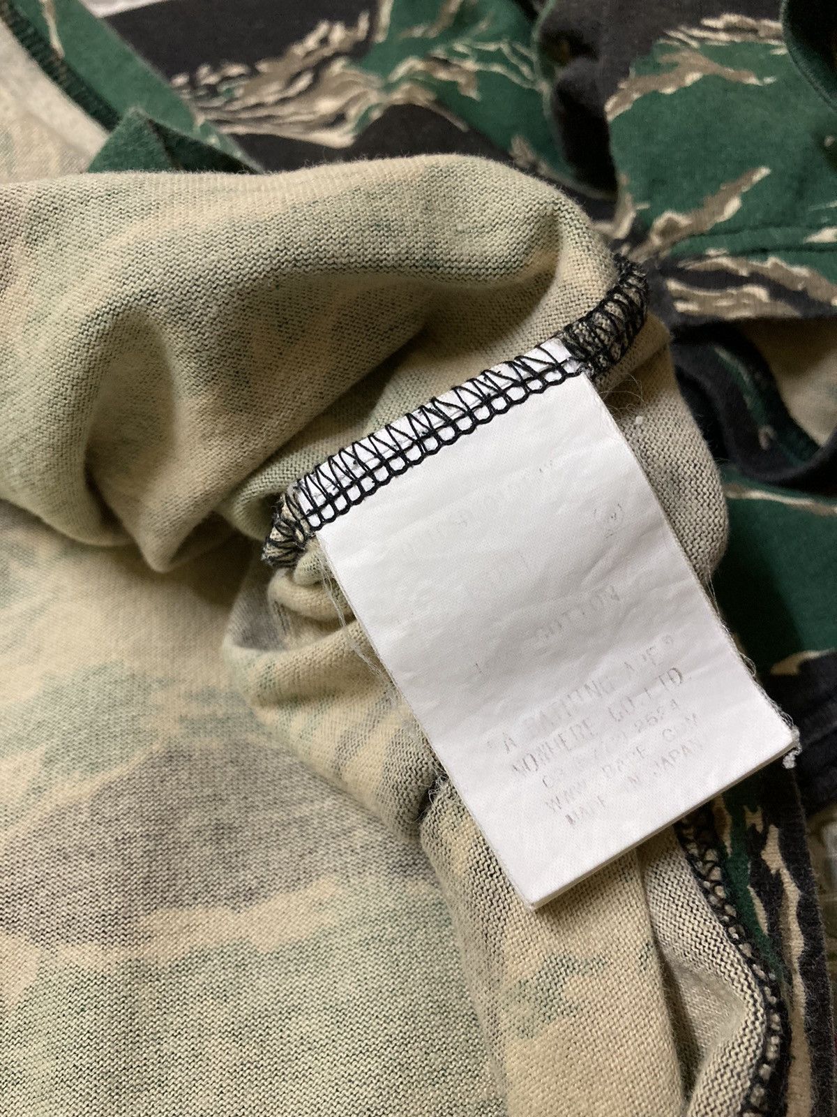 Bape Bape Tiger Stripes Camouflage Reflective Logo T-Shirt Size US M / EU 48-50 / 2 - 11 Thumbnail