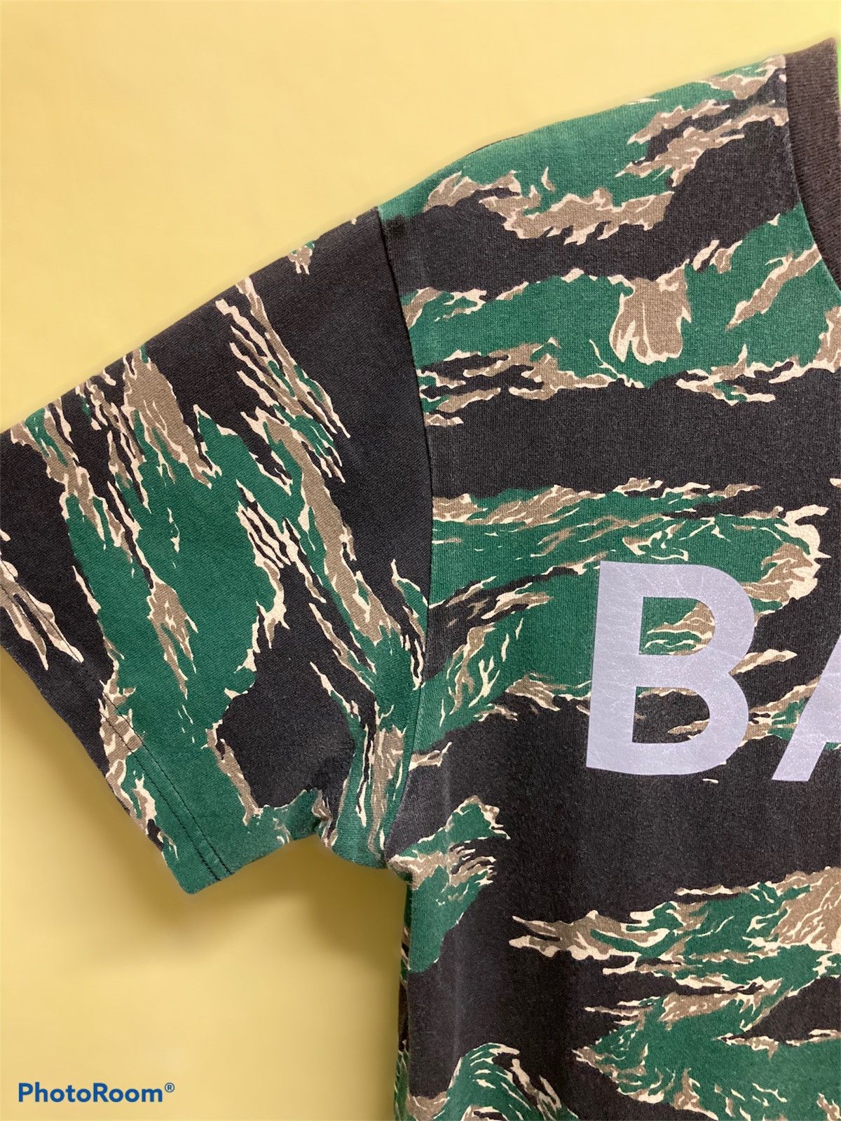 Bape Bape Tiger Stripes Camouflage Reflective Logo T-Shirt Size US M / EU 48-50 / 2 - 5 Thumbnail
