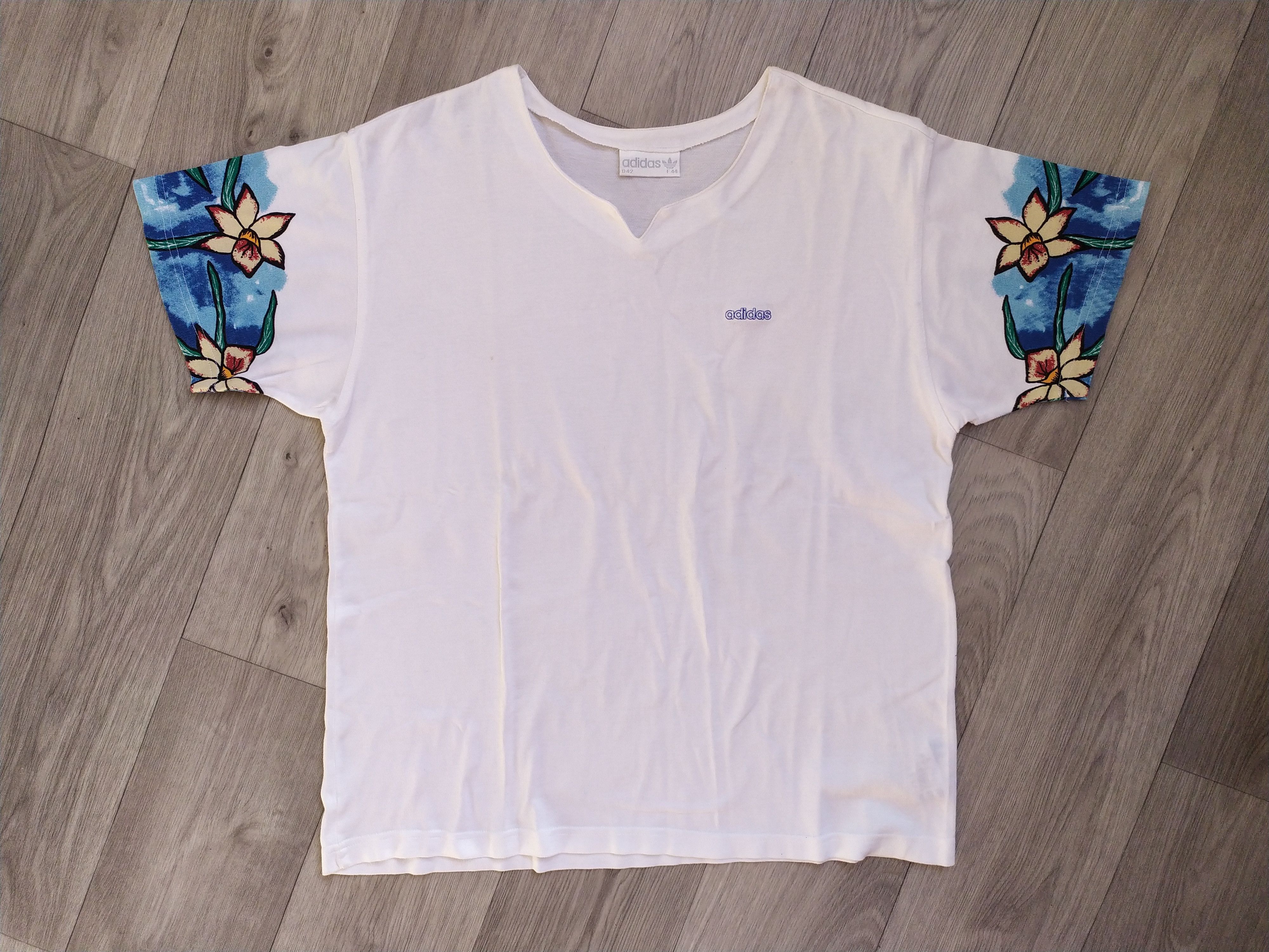 Adidas Adidas vintage flower sleeves t-shirt Size US L / EU 52-54 / 3 - 2 Thumbnail
