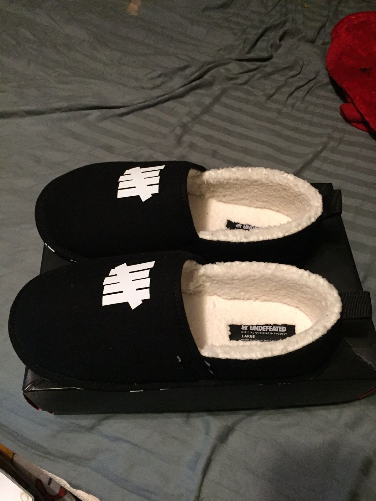 Undefeated best sale house slippers