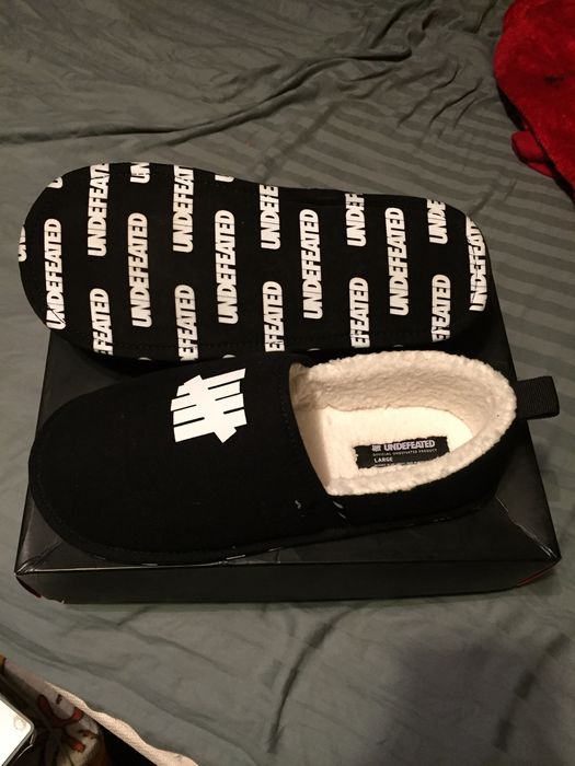 Undefeated on sale house slippers