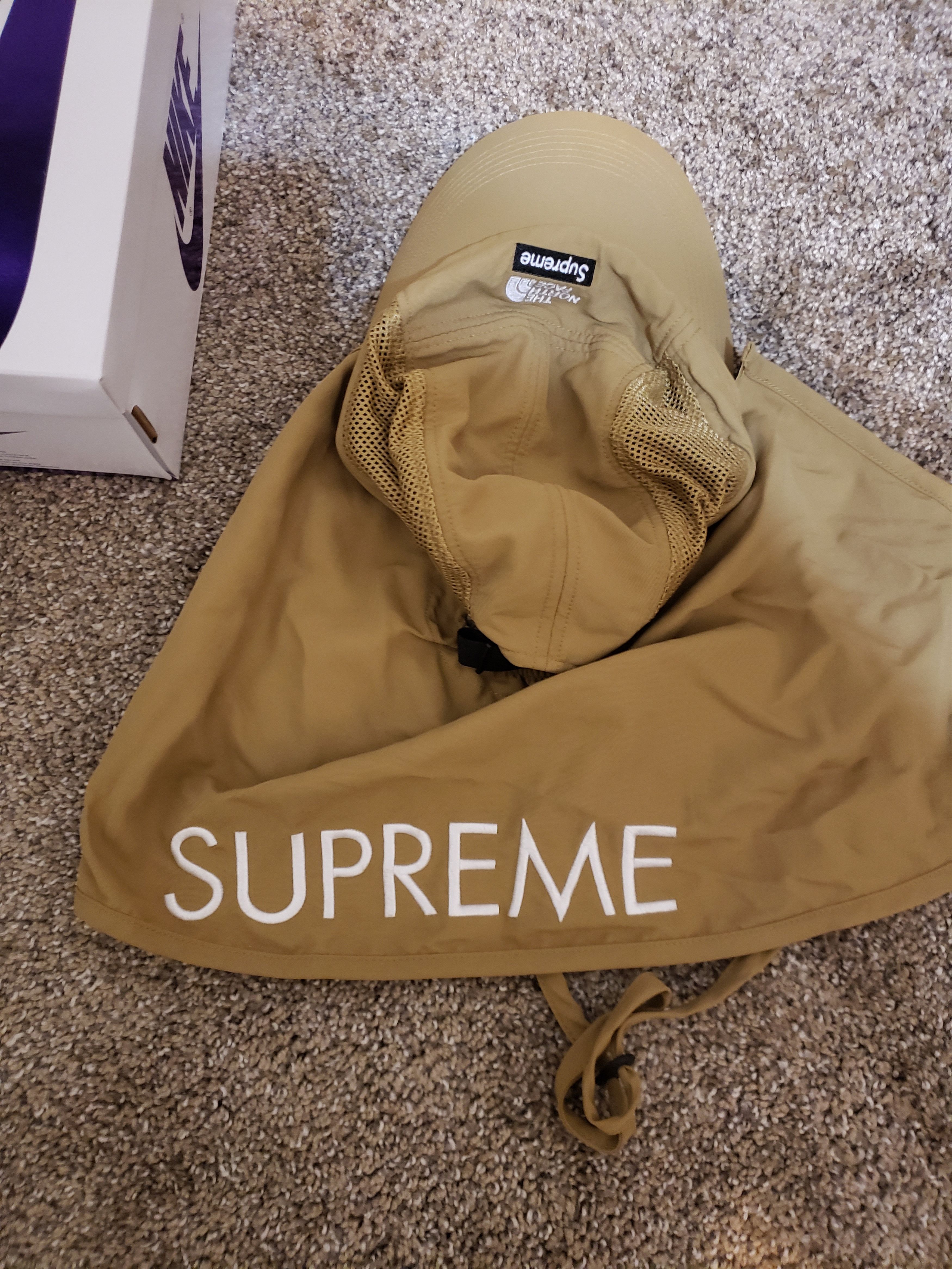 Supreme × The North Face Supreme sunshine shield Size ONE SIZE - 3 Thumbnail