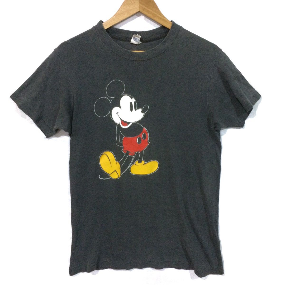 Vintage 80s mickey mouse character disney tshirt