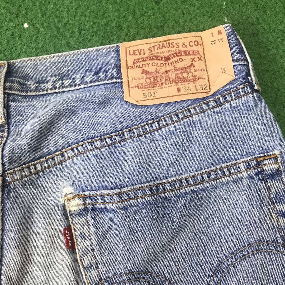 Levi's Vintage Levis 501 Lightwash Jeans Size US 35 - 19 Thumbnail