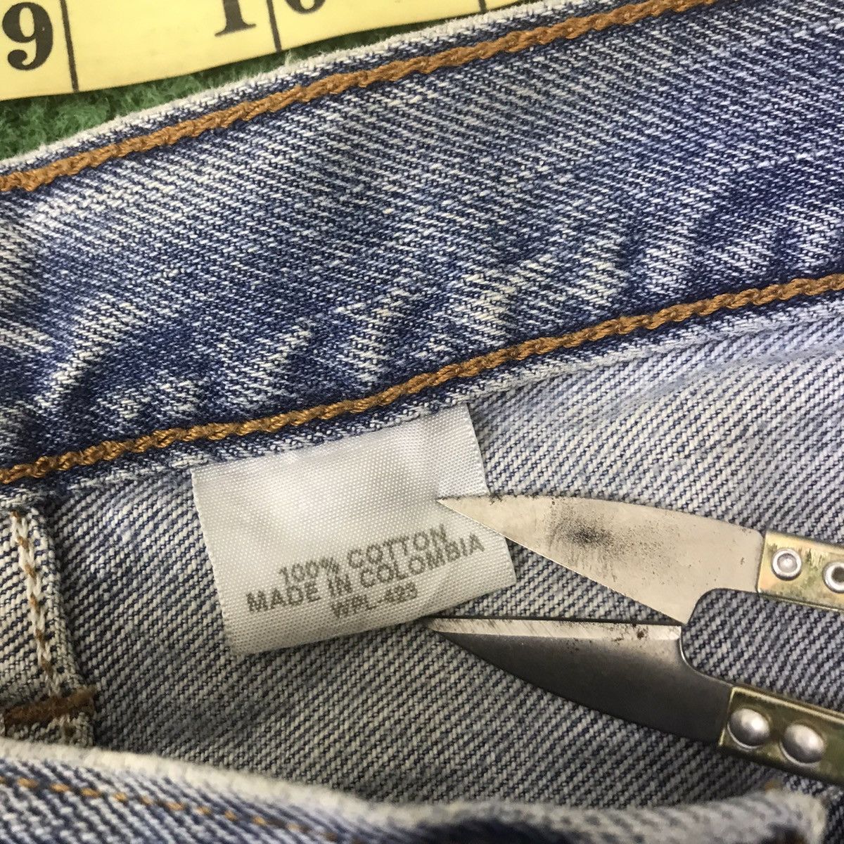 Levi's Vintage Levis 501 Lightwash Jeans Size US 35 - 21 Thumbnail