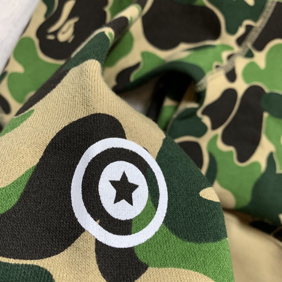 Bape ABC Shark Crewneck Size US S / EU 44-46 / 1 - 8 Thumbnail
