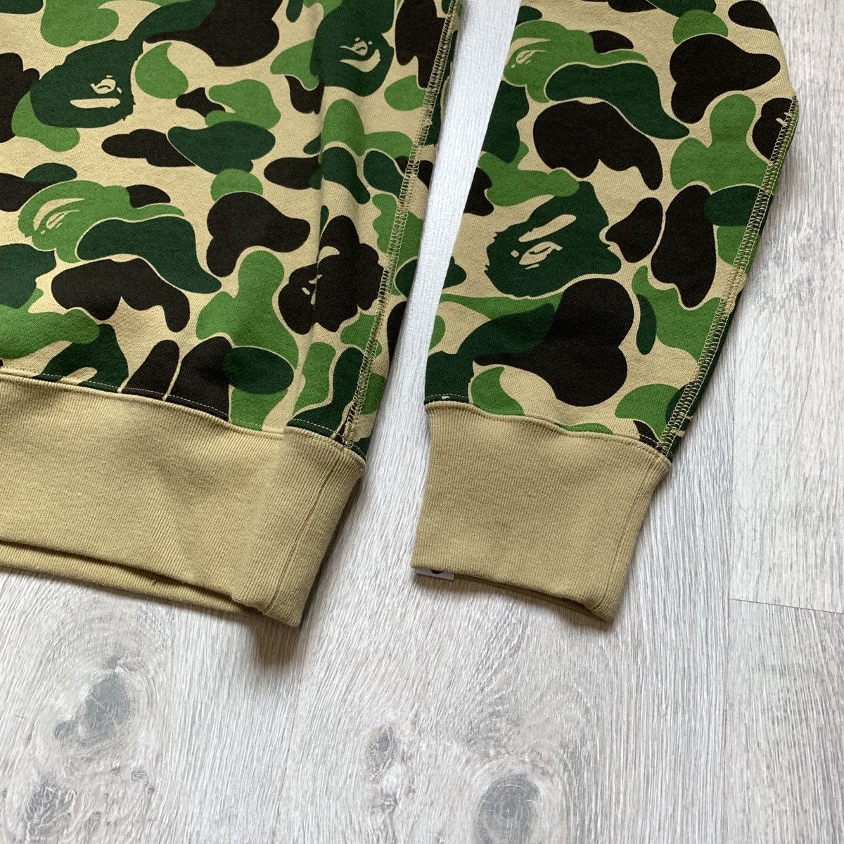 Bape ABC Shark Crewneck Size US S / EU 44-46 / 1 - 2 Thumbnail