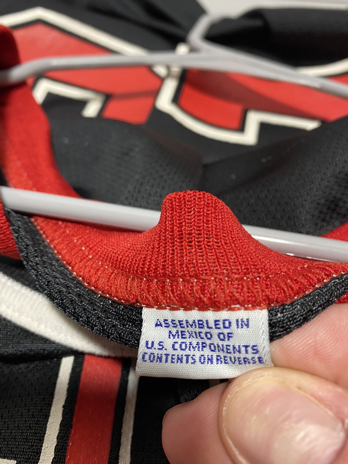 Champion Vintage Champion Michael Jordan Black Jersey - Size 40 Size US M / EU 48-50 / 2 - 5 Thumbnail