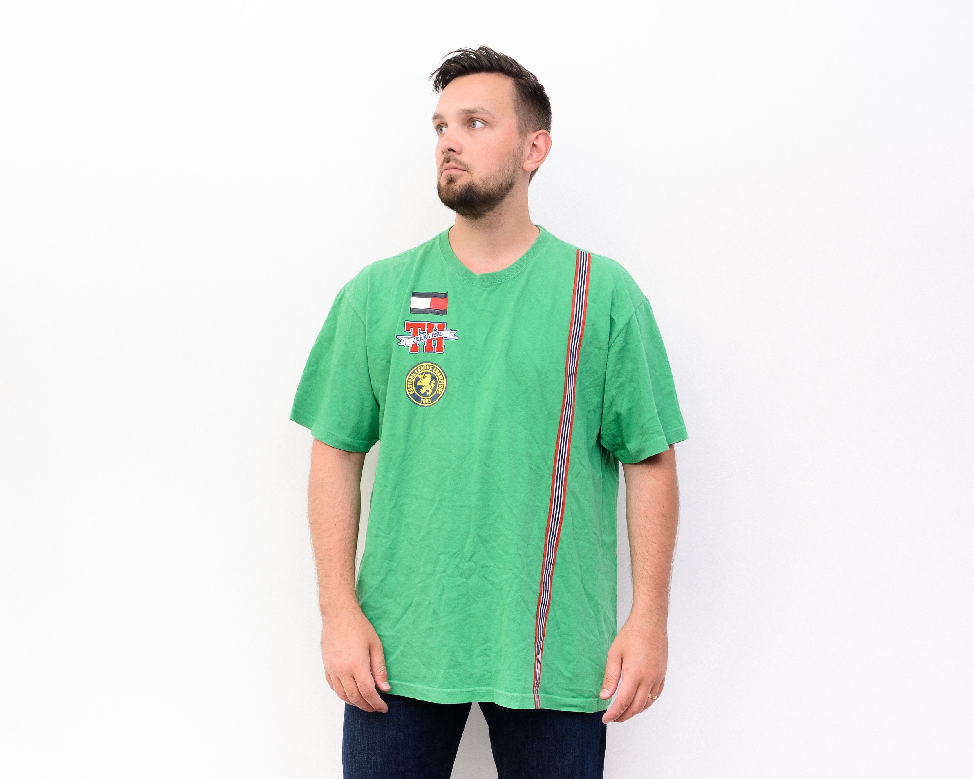 Tommy Hilfiger × Vintage TOMMY HILFIGER JEANS Shirt XL Short Sleeve Print Crew Neck Size US XL / EU 56 / 4 - 3 Thumbnail