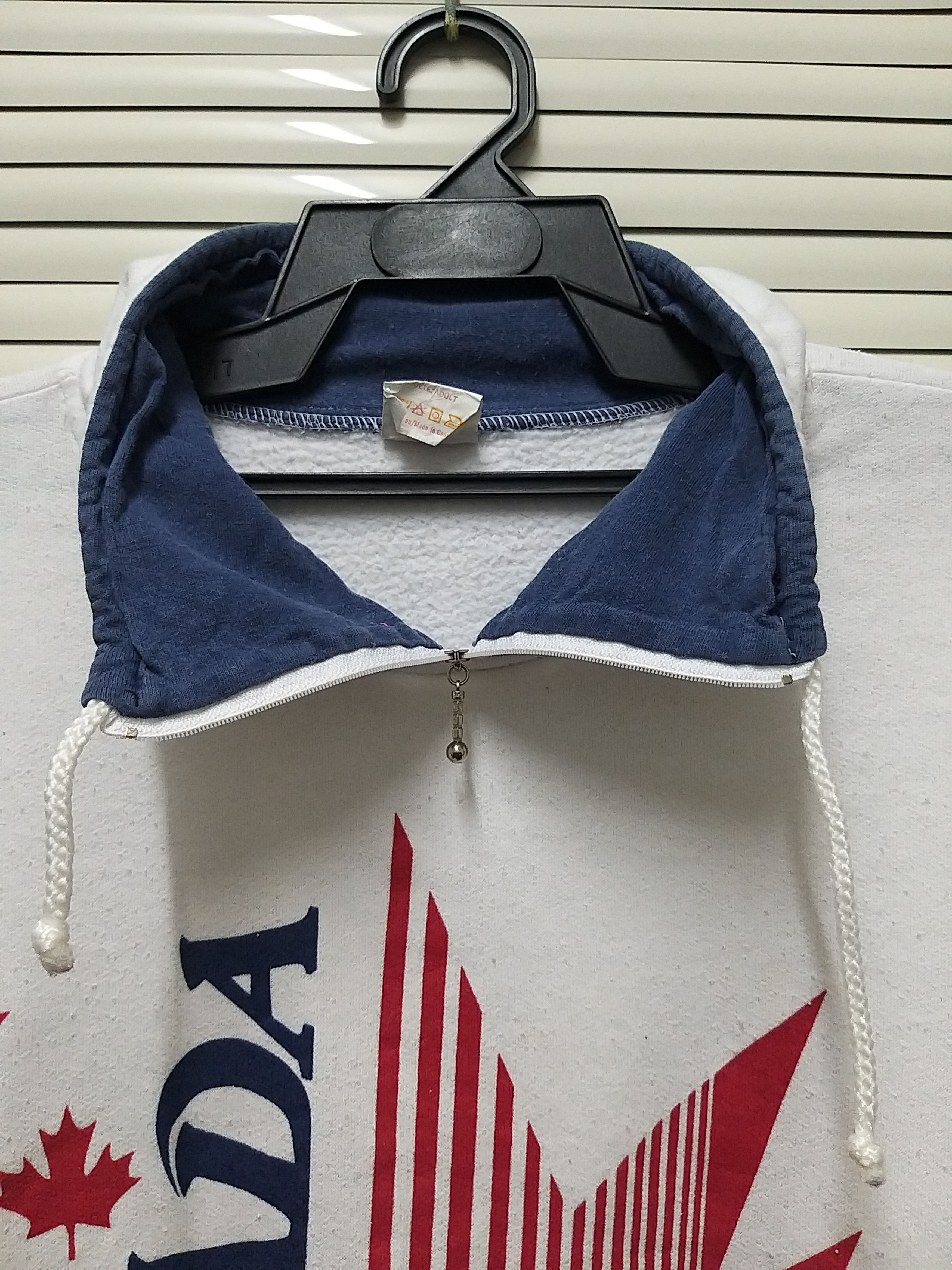 Vintage VINTAGE CANADA FLAG BIG PRINT BAGGY SWEATSHIRT Size US L / EU 52-54 / 3 - 5 Thumbnail