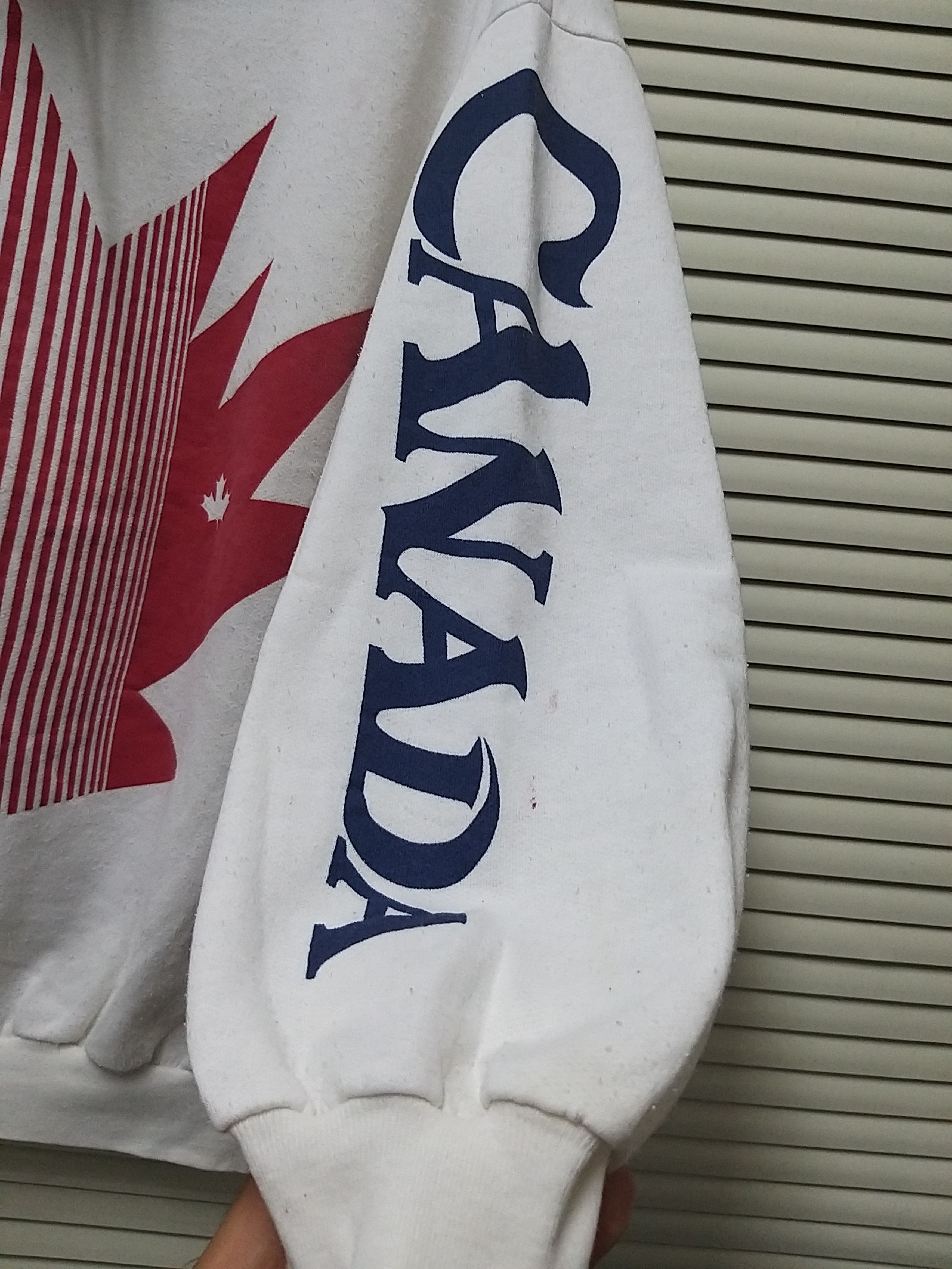 Vintage VINTAGE CANADA FLAG BIG PRINT BAGGY SWEATSHIRT Size US L / EU 52-54 / 3 - 4 Thumbnail