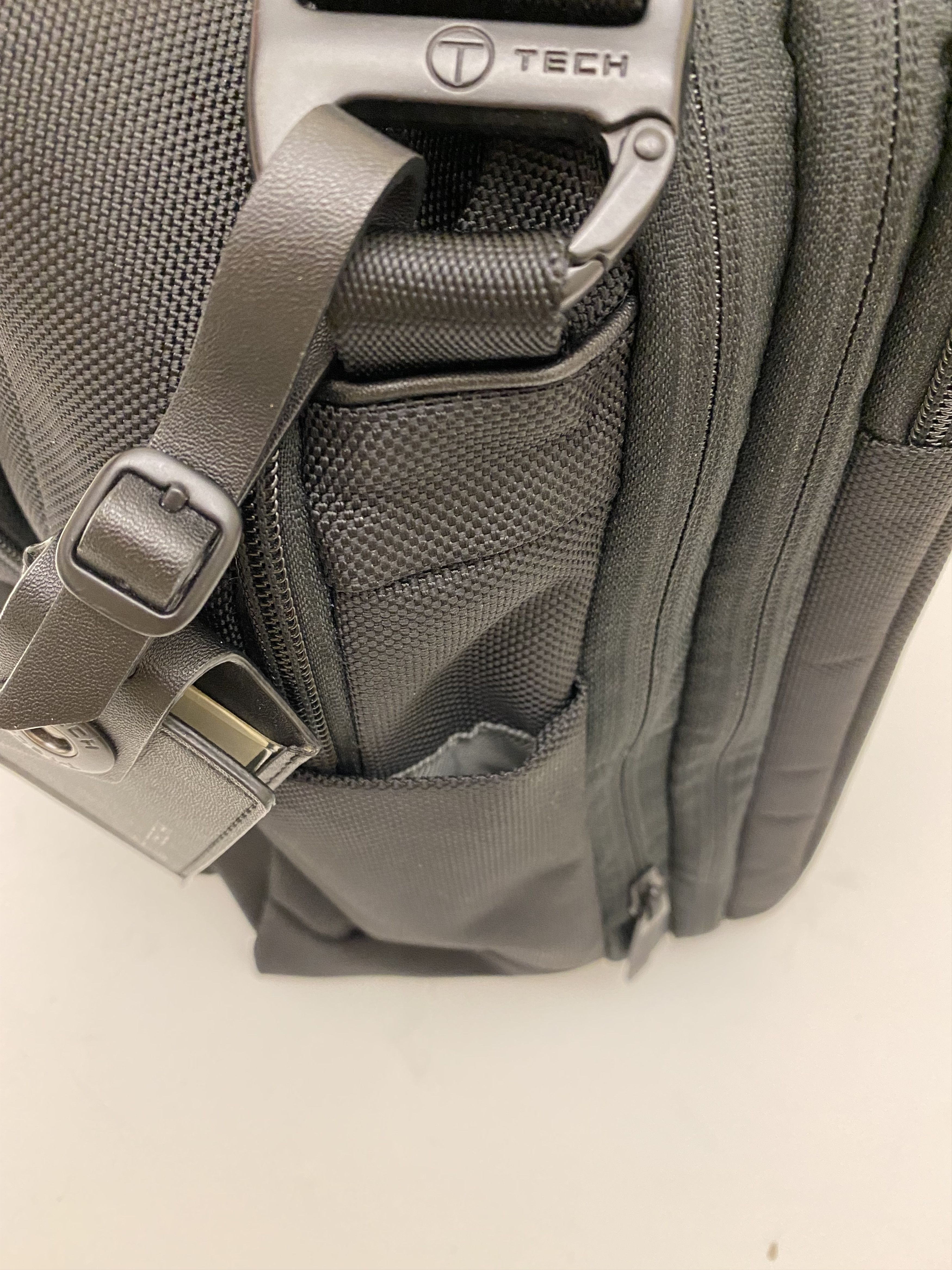 Tumi Bag Black 58541D Expandable Laptop briefcase/messenger Size ONE SIZE - 16 Thumbnail