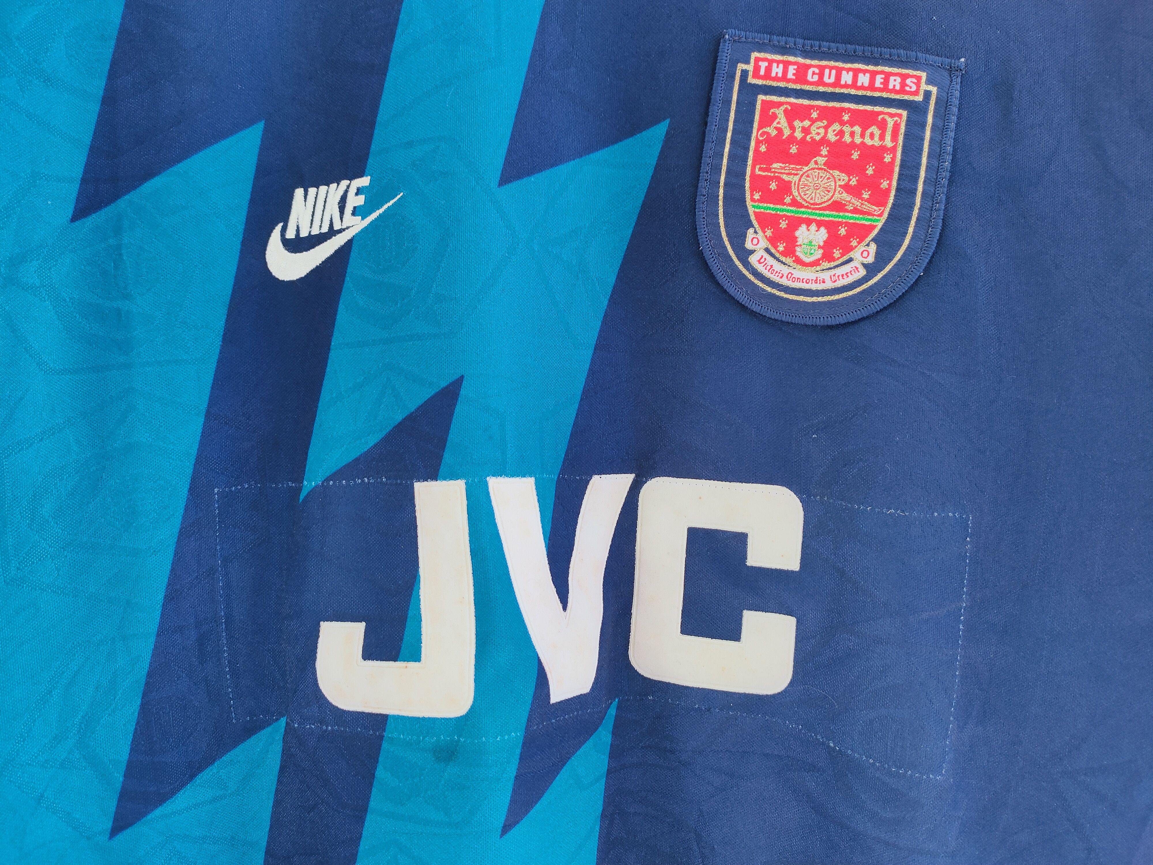 Vintage Vintage 90's ARSENAL away jersey by NIKE Size US L / EU 52-54 / 3 - 4 Thumbnail