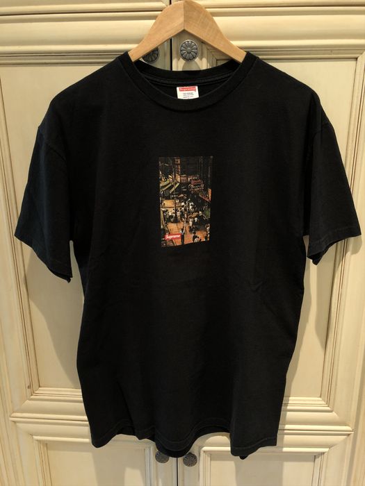 Supreme street sale scene tee