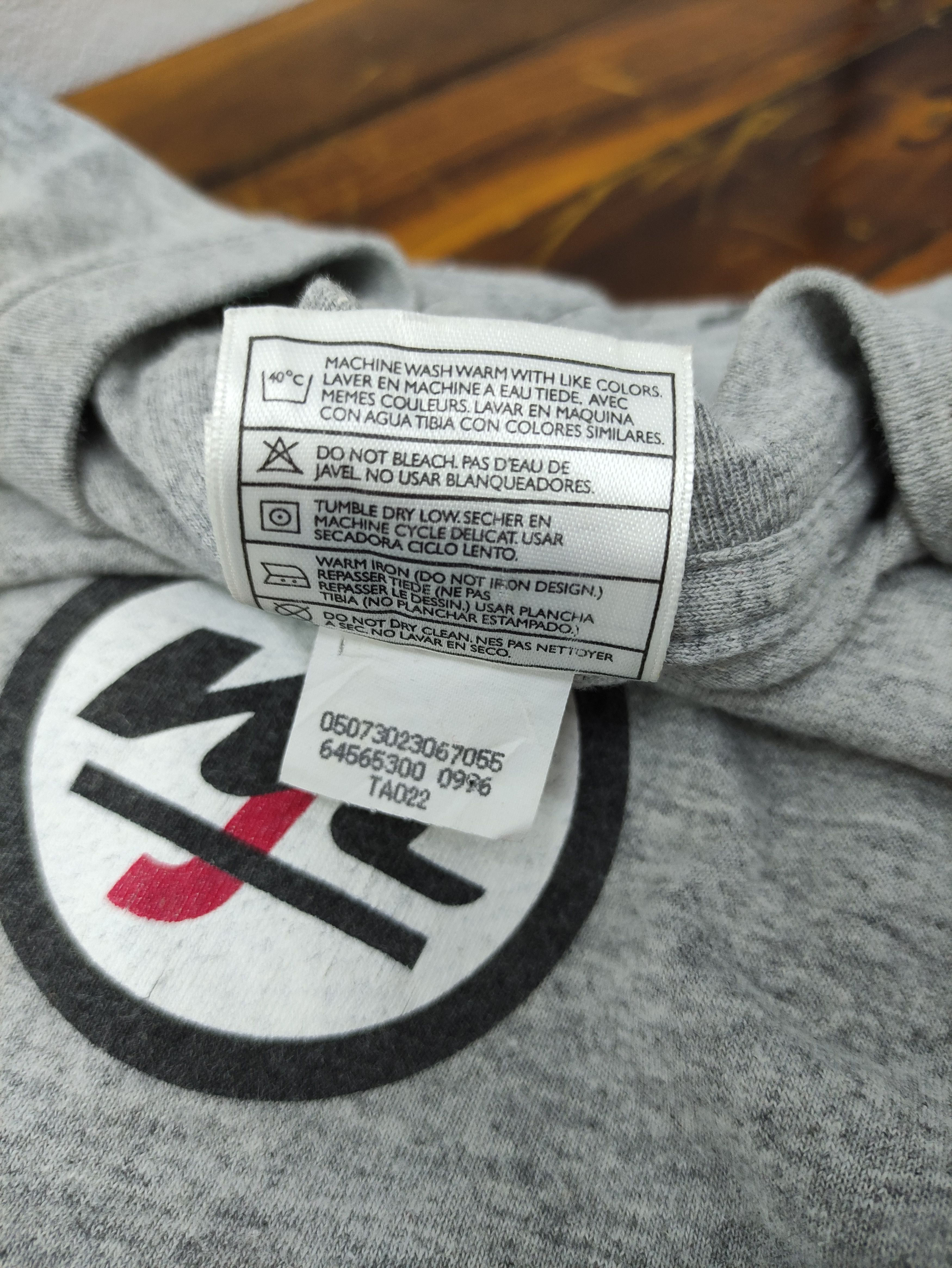 Jordan Brand VTG 90's NIKE MICHAEL JORDAN MEN'S GREY T-SHIRT Size US L / EU 52-54 / 3 - 6 Thumbnail