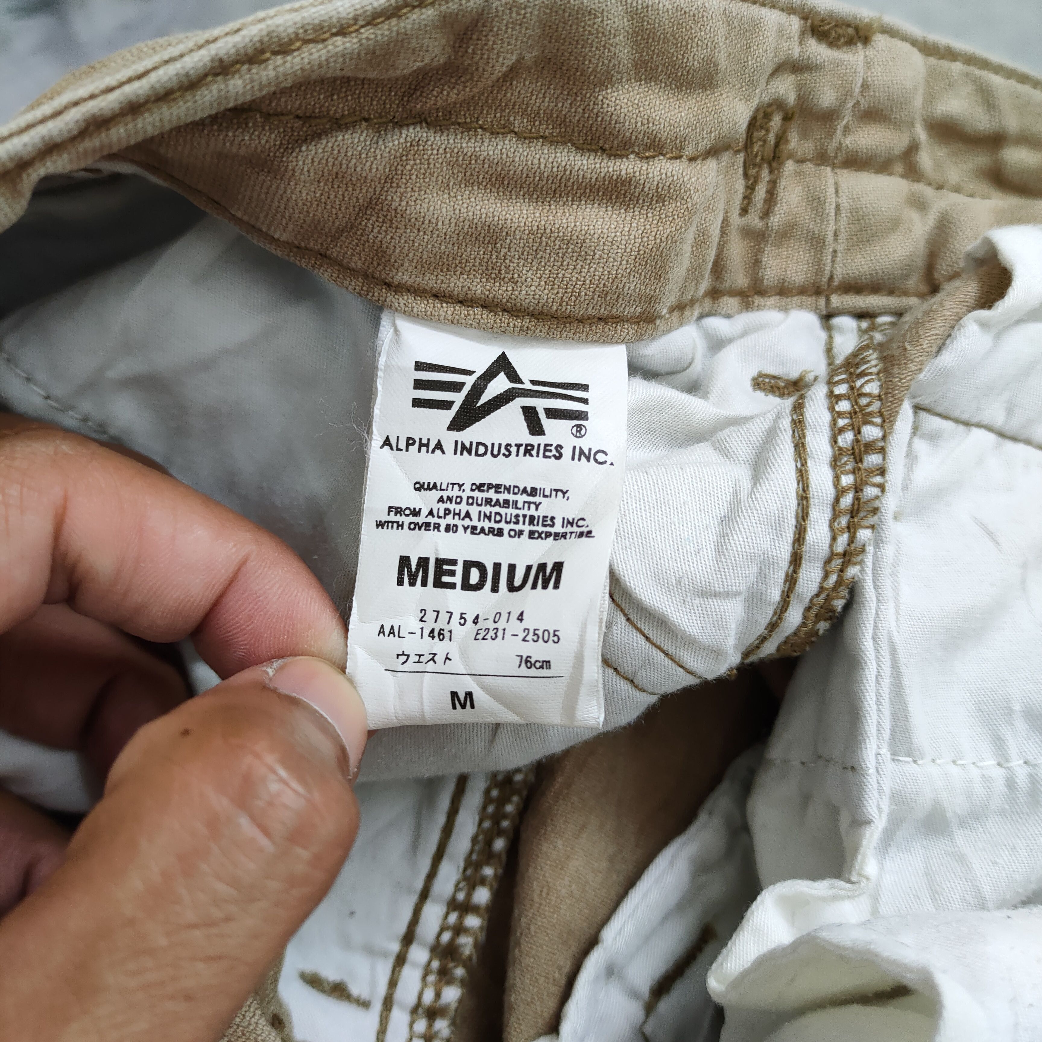 Alpha Industries VINTAGE ALPHA FADED DISTRESSED KNEE CARGO PANTS Size US 30 / EU 46 - 13 Thumbnail