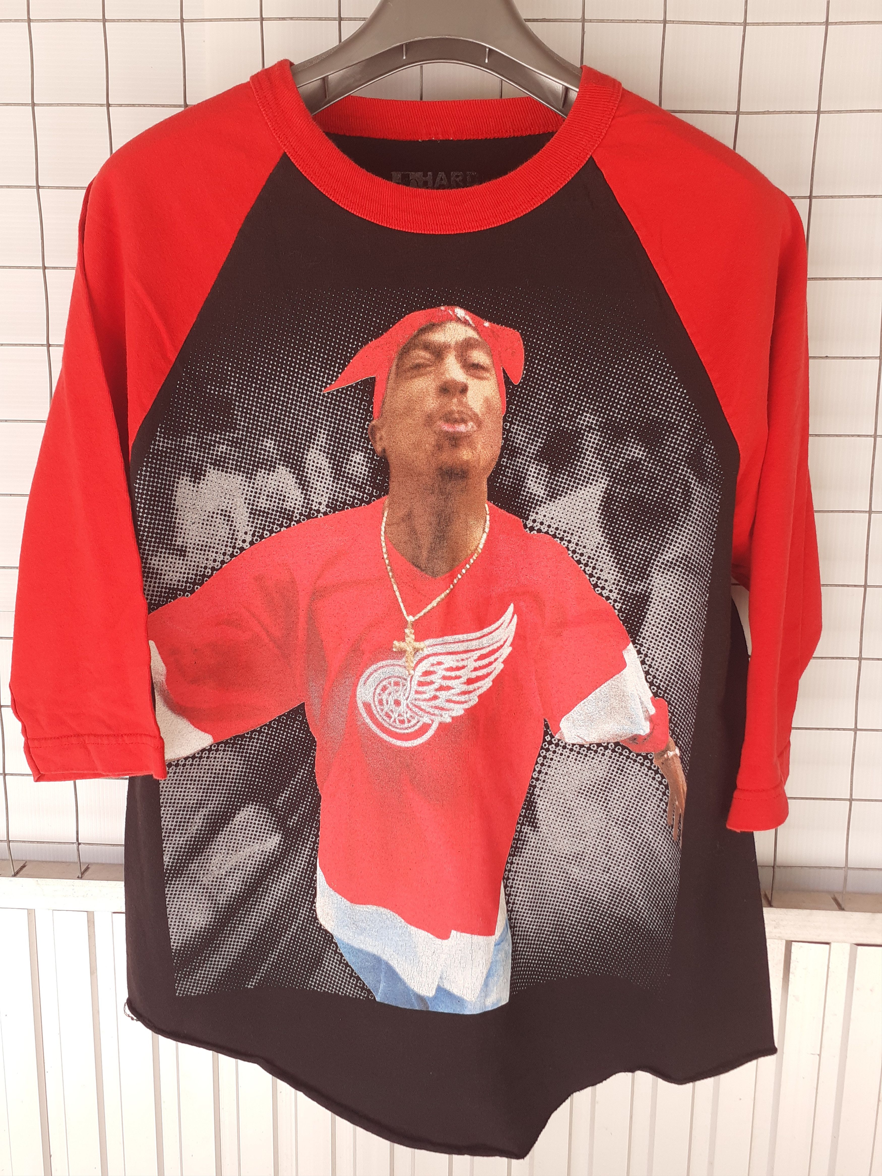 detroit red wings jersey tupac
