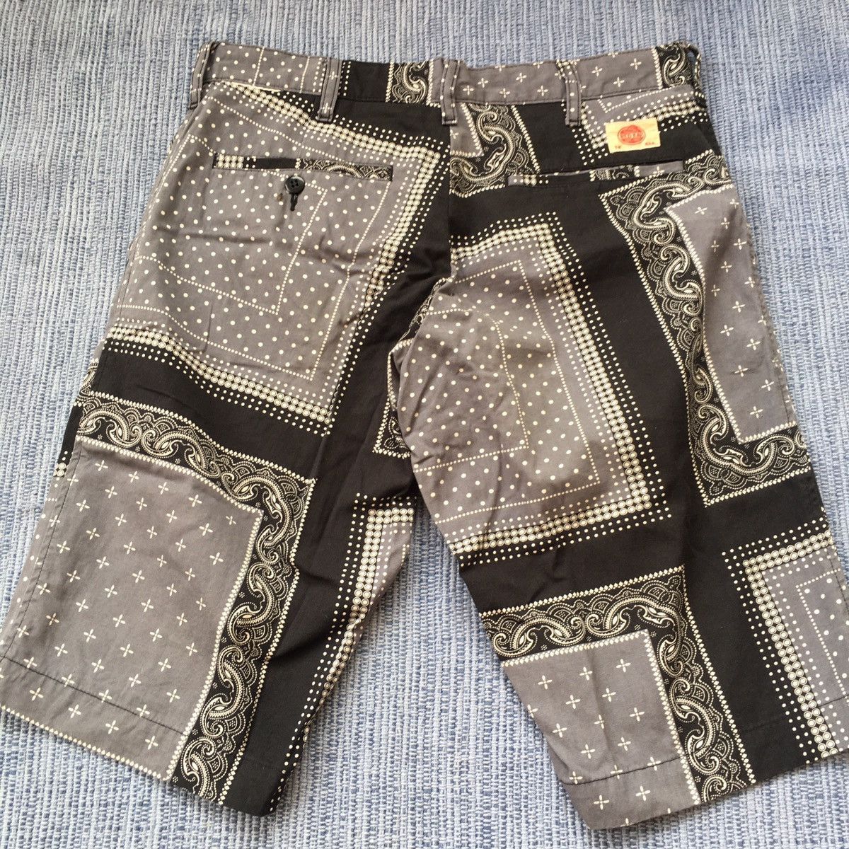 Japanese Brand black bandana pairley Size US 30 / EU 46 - 4 Thumbnail