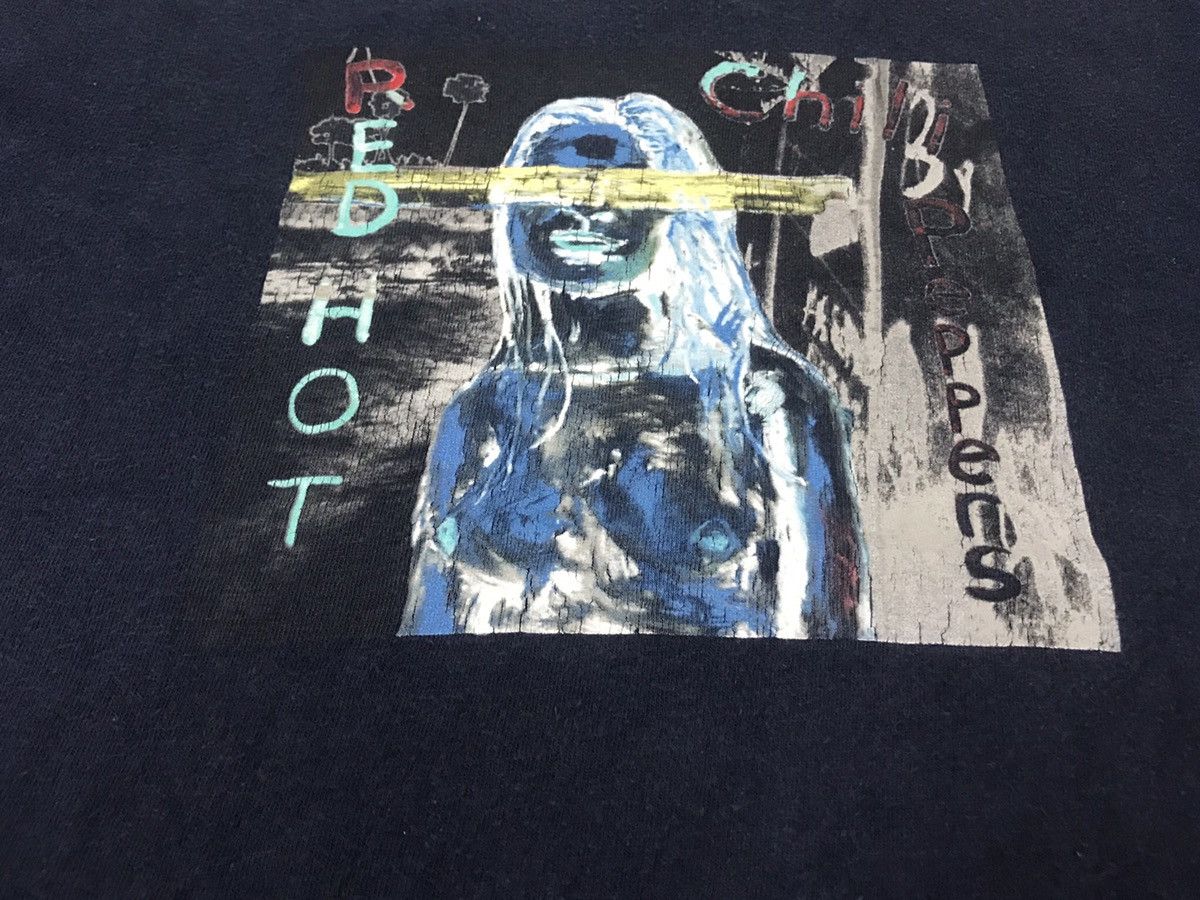 Band Tees × Vintage Vintage 90s Red Hot Chili Peppers RHCP Band Tee/Tshirt Size US S / EU 44-46 / 1 - 4 Thumbnail