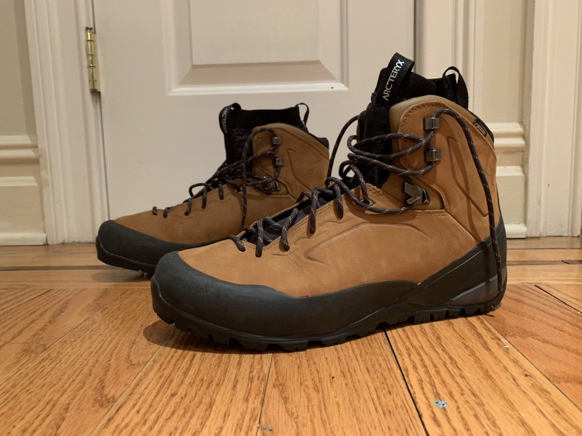 Arc'teryx Ar c'teryx Bora2 GTX Mid Backpacking Boot Size US 9.5 / EU 42-43 - 1 Thumbnail
