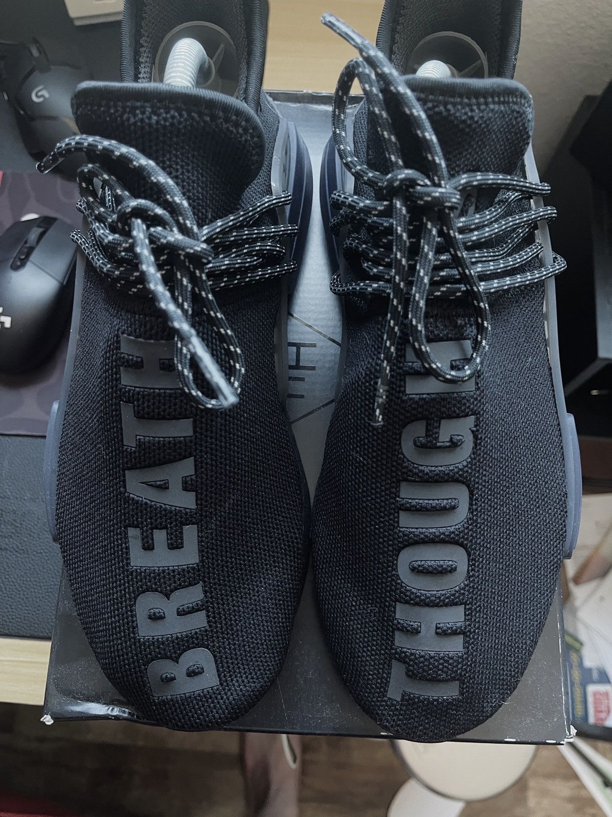 DS Human Race Pharrell Reflective Size 8 Men