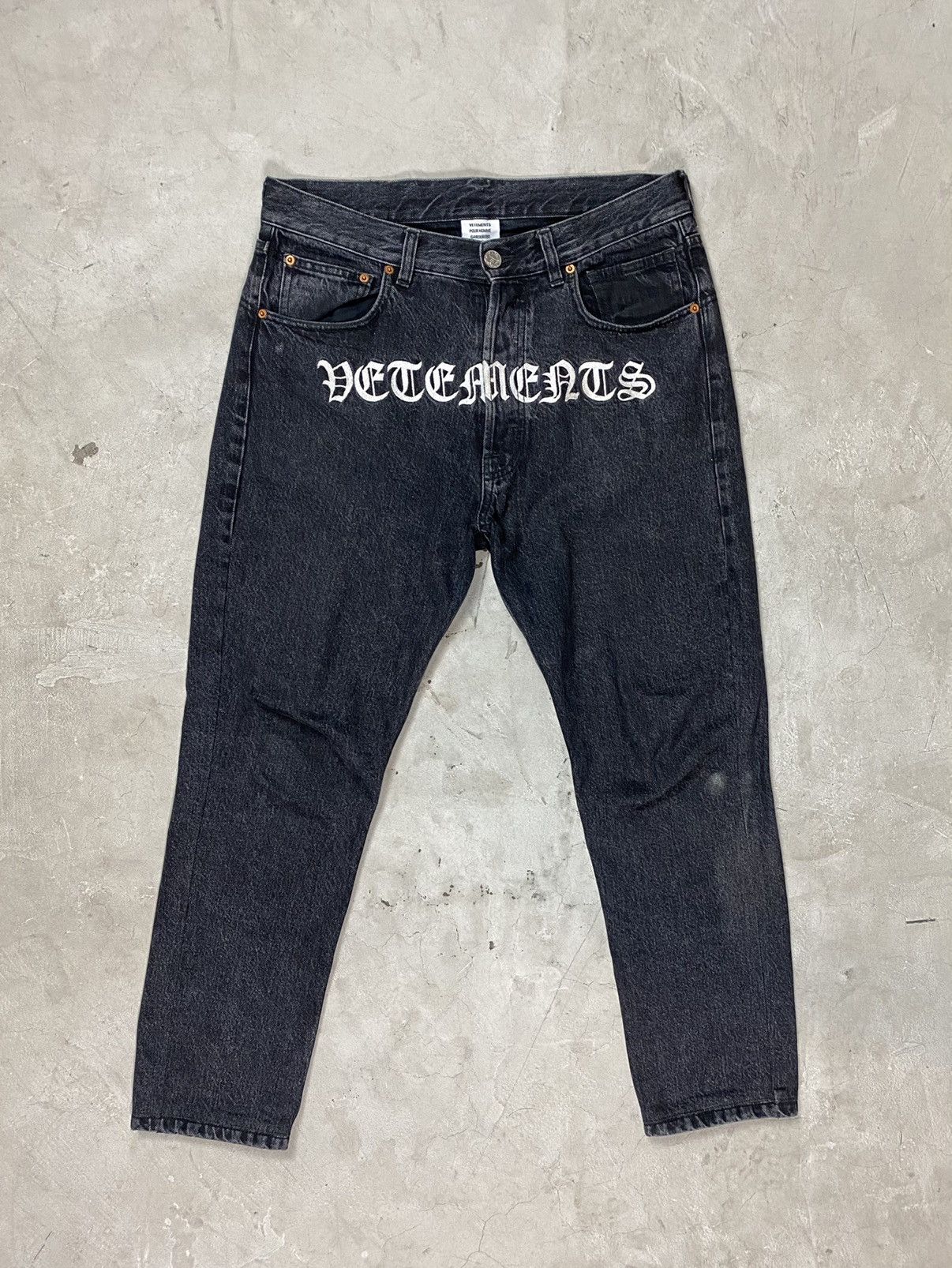 Vetements Vetements Gothic Logo Denim Jeans | Grailed