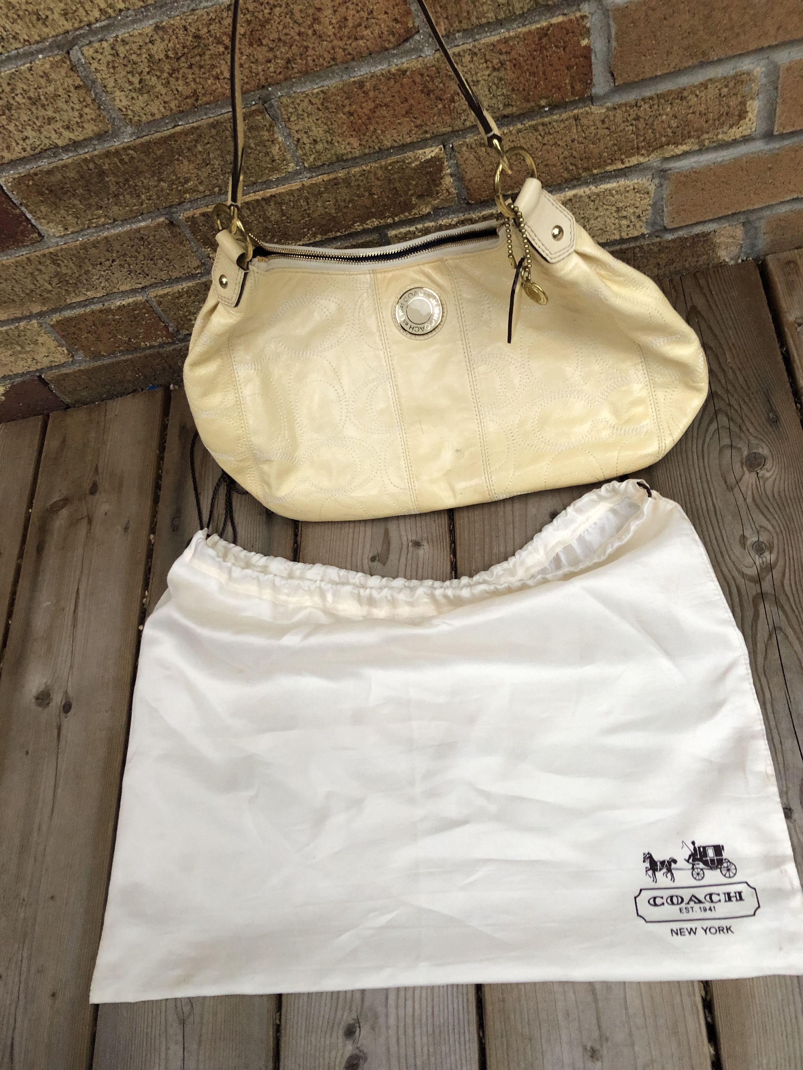 Vintage Coach Leather Shoulder Bag Purse With Dust Bag