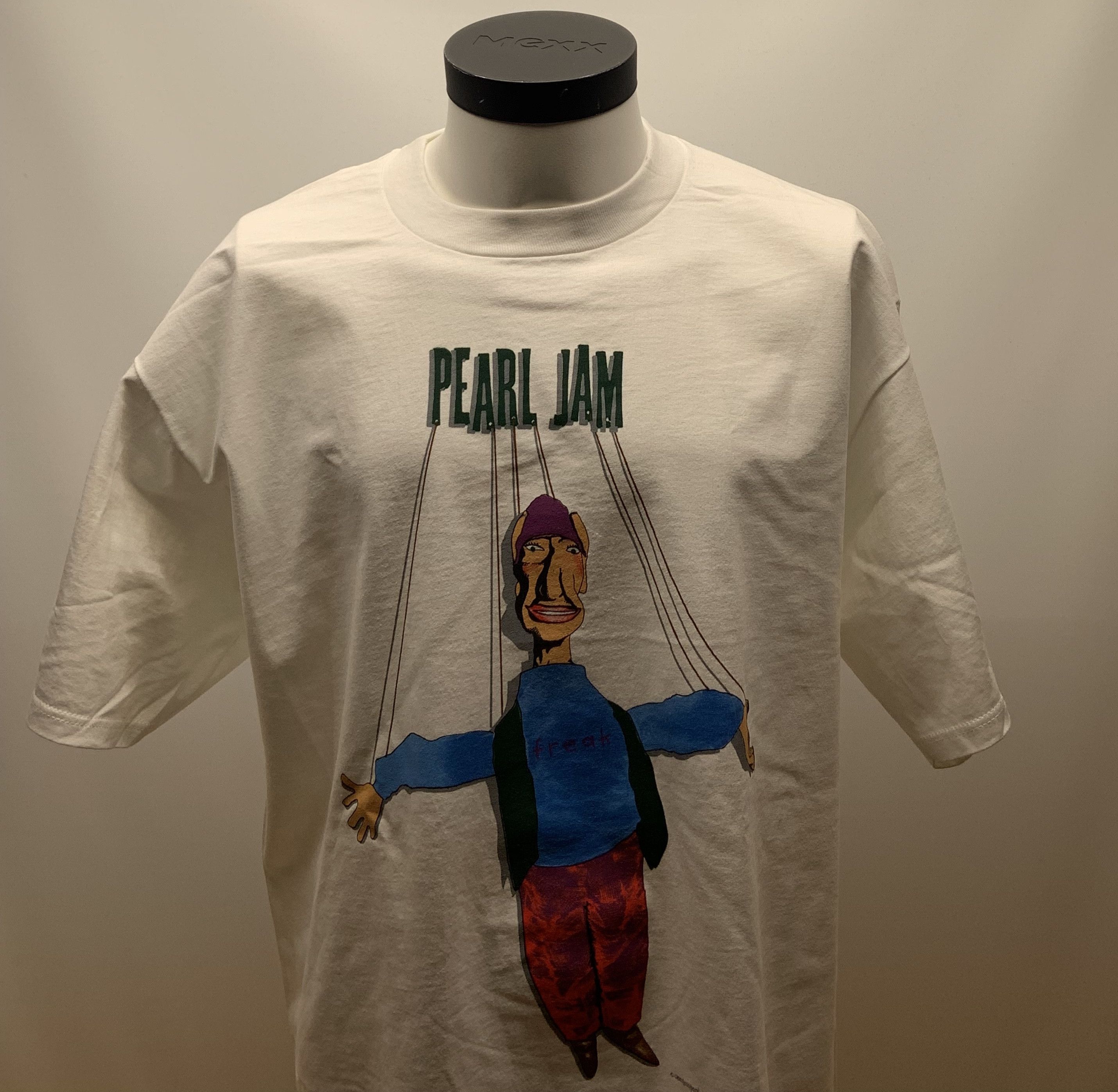 Hanes Rare Vintage Pearl Jam 1994 Freak Tour T-Shirt Size US XL / EU 56 / 4 - 1 Thumbnail