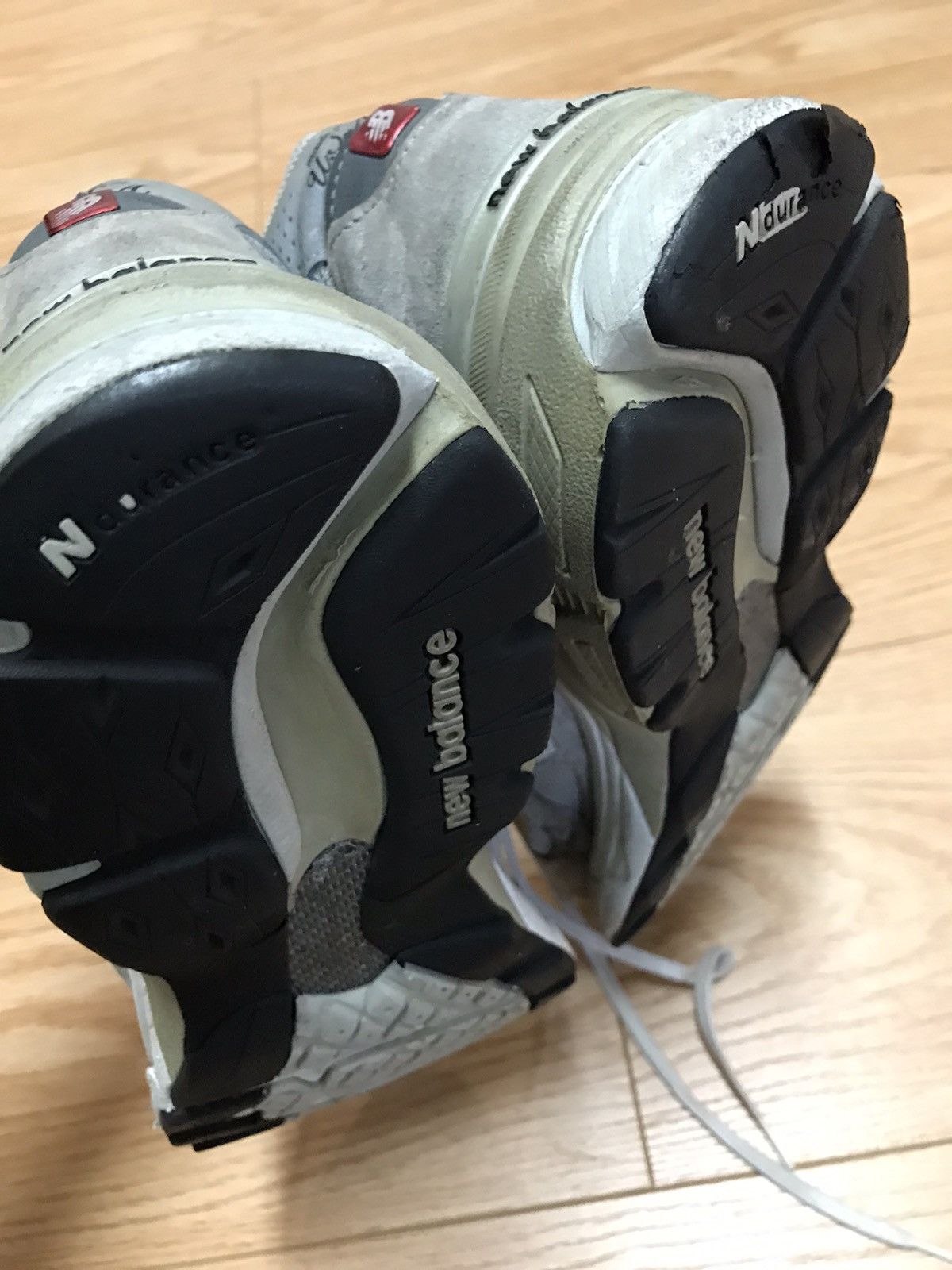 New Balance 990v3 Low Grey White size 13 not sure about the size Size US 13 / EU 46 - 4 Thumbnail