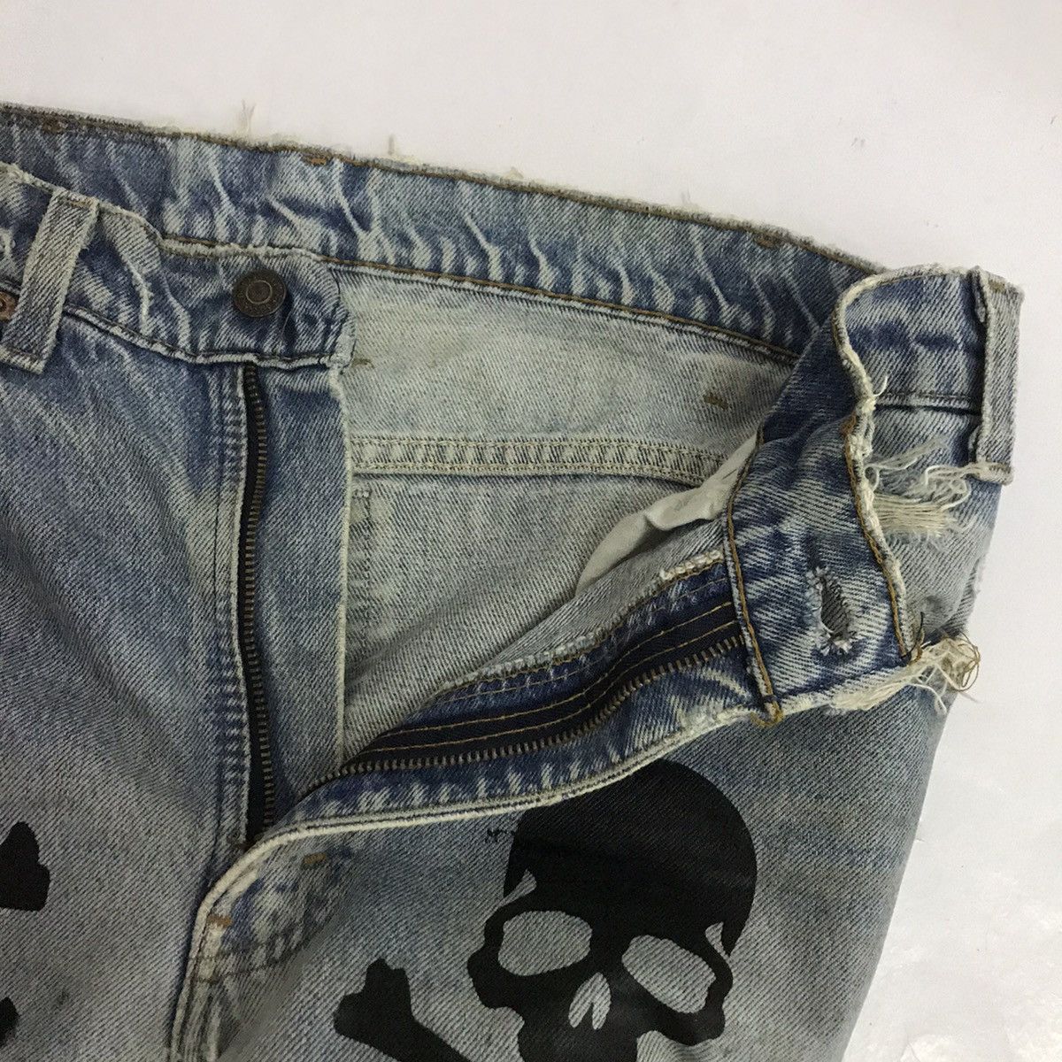 Levi's Vintage Clothing RARE🔥LEVIS 517 ORANGE TAG BOOT CUT SKULL ART DENIM PANTS Size US 30 / EU 46 - 19 Thumbnail
