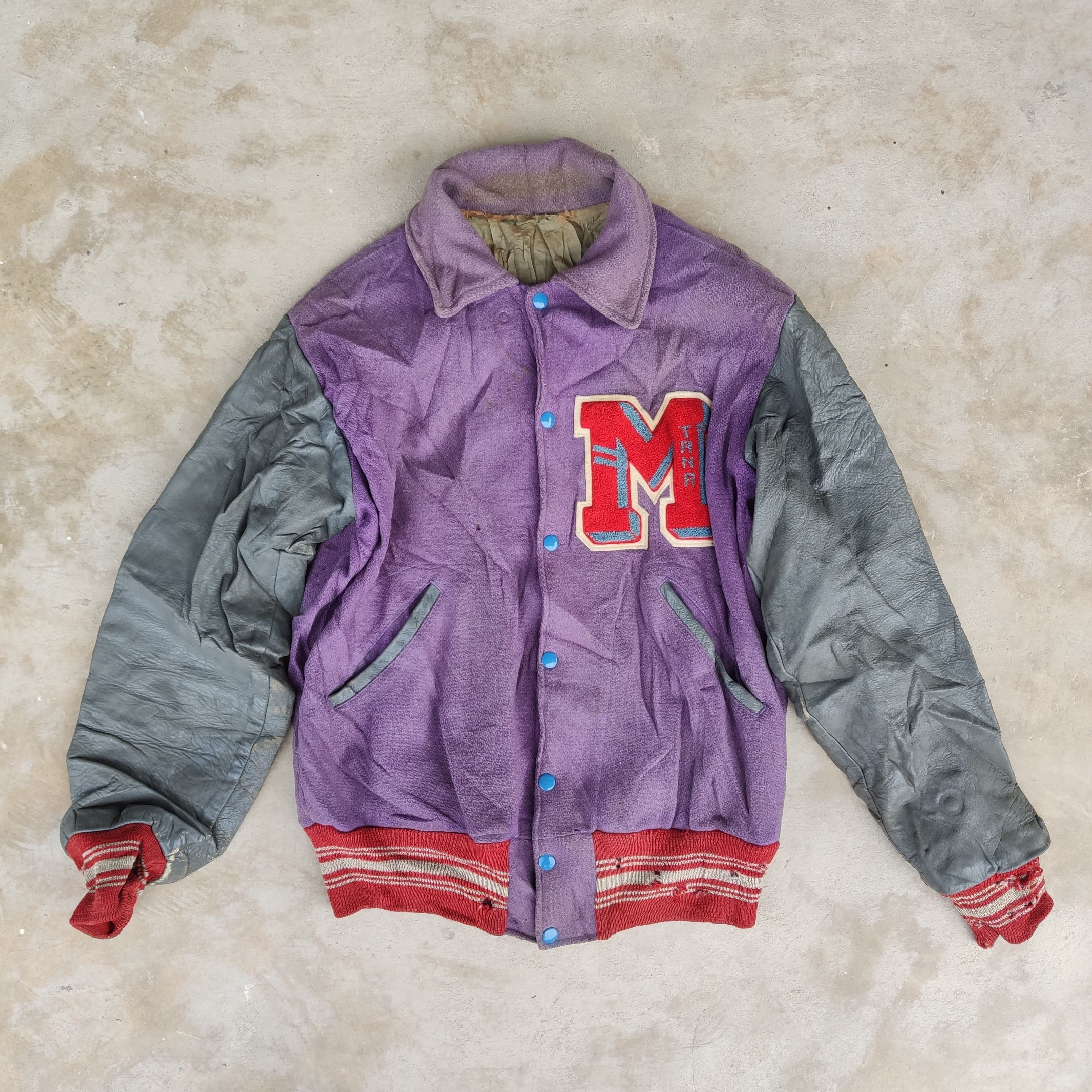 VINTAGE 70S DISTRESSED LEATHER SLEEVE VARSITY JACKET