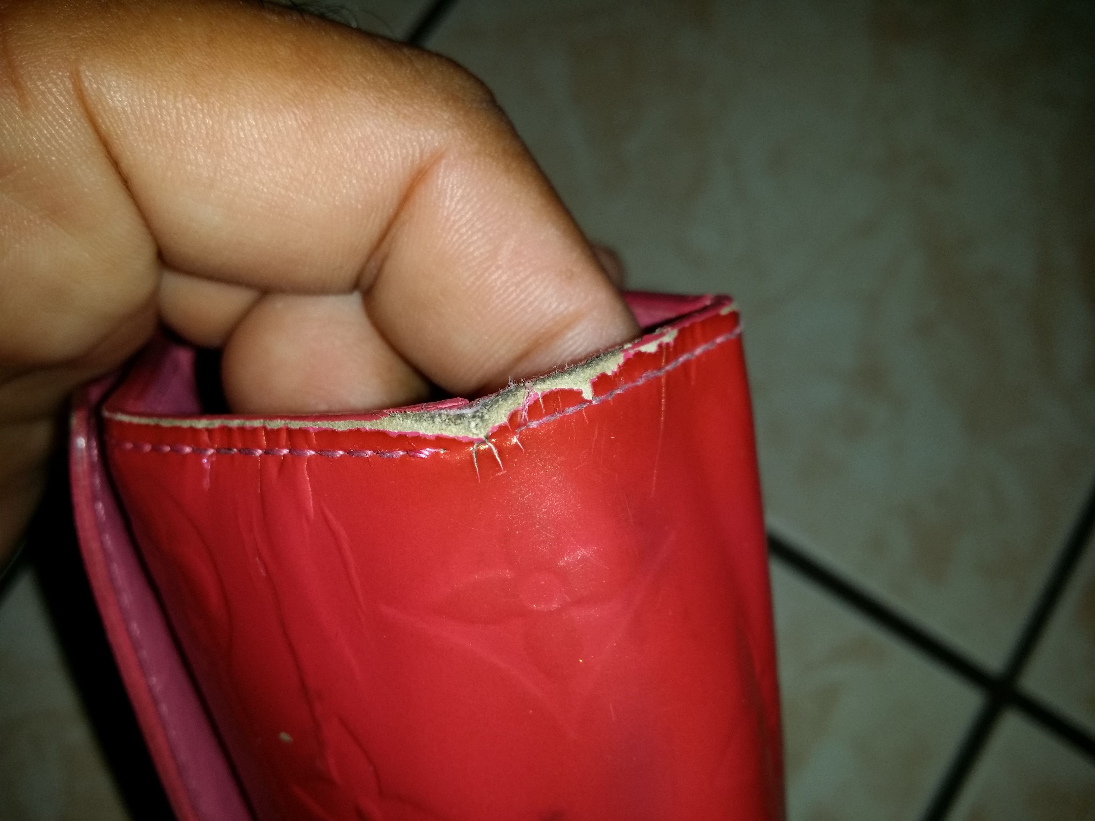 Louis Vuitton (OG) LOUIS VUITTON VERNIS LEATHER CHERRY RED LONG WALLET Size ONE SIZE - 6 Thumbnail