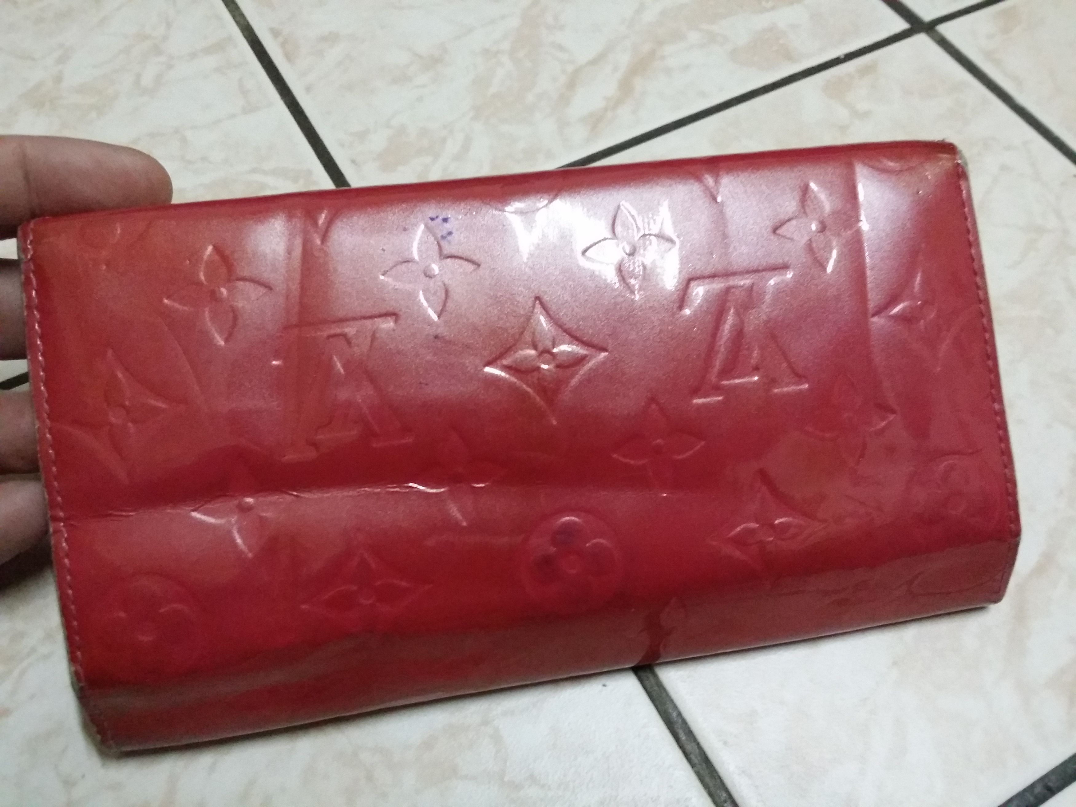 Louis Vuitton (OG) LOUIS VUITTON VERNIS LEATHER CHERRY RED LONG WALLET Size ONE SIZE - 2 Thumbnail