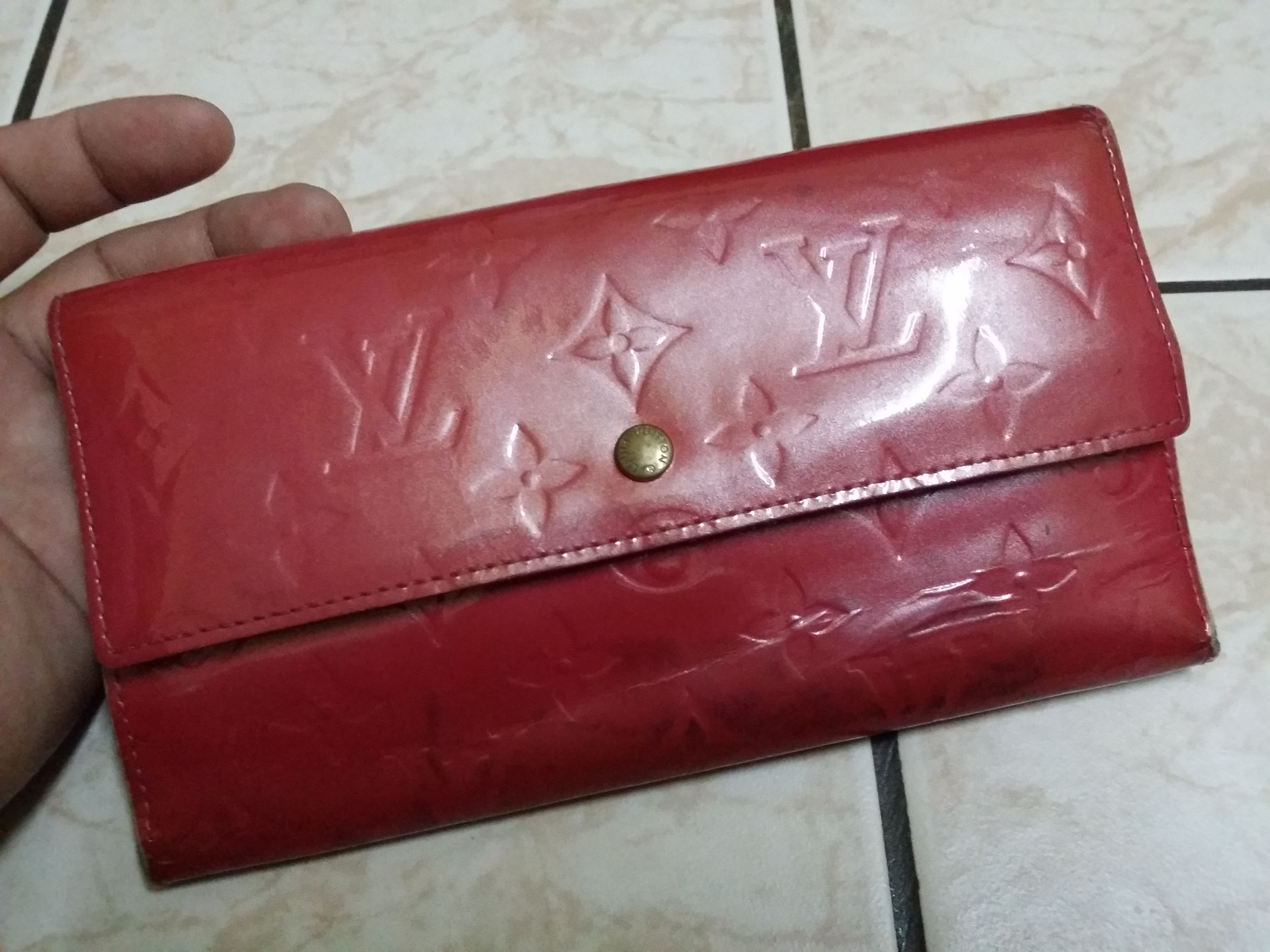 Louis Vuitton (OG) LOUIS VUITTON VERNIS LEATHER CHERRY RED LONG WALLET Size ONE SIZE - 1 Thumbnail