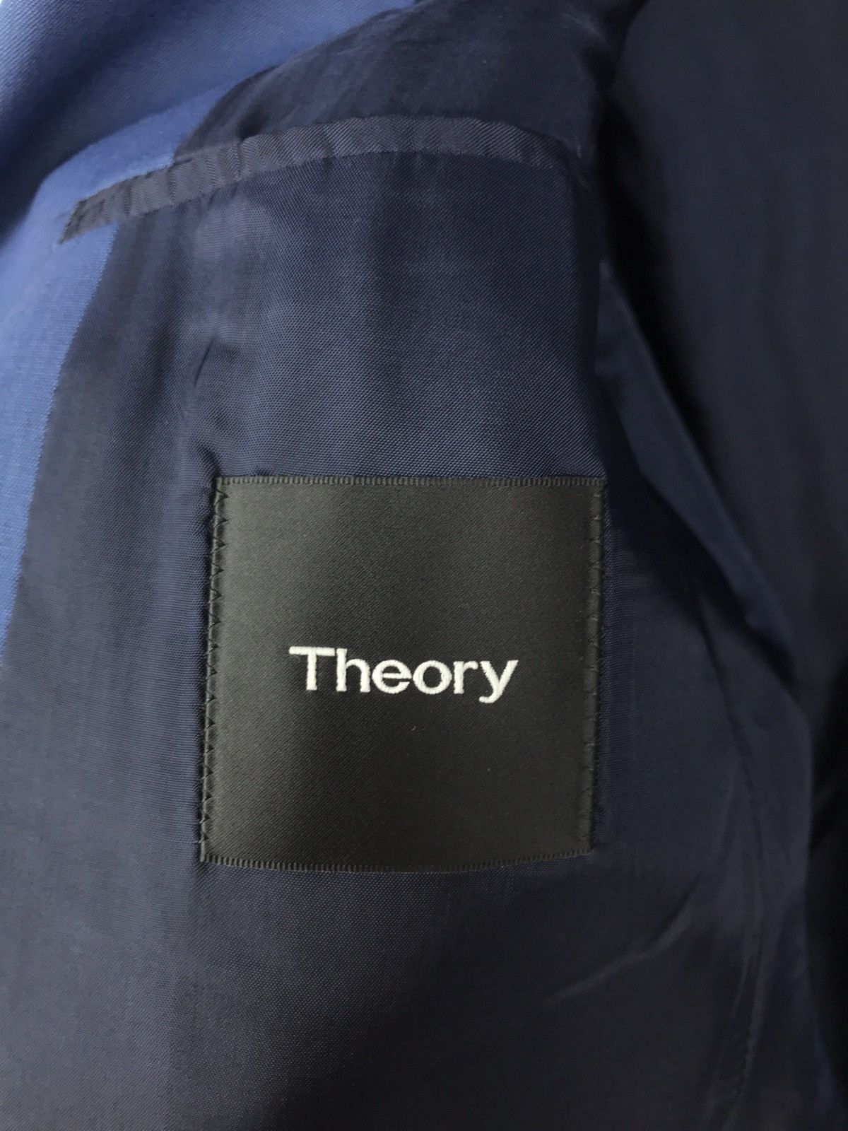 Theory Theory suit Size 38R - 4 Thumbnail