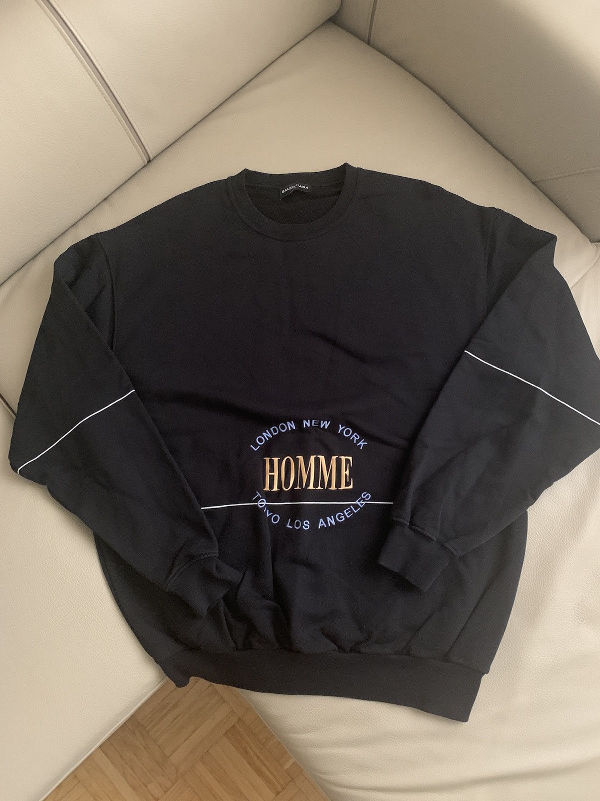 Balenciaga homme crew neck hotsell