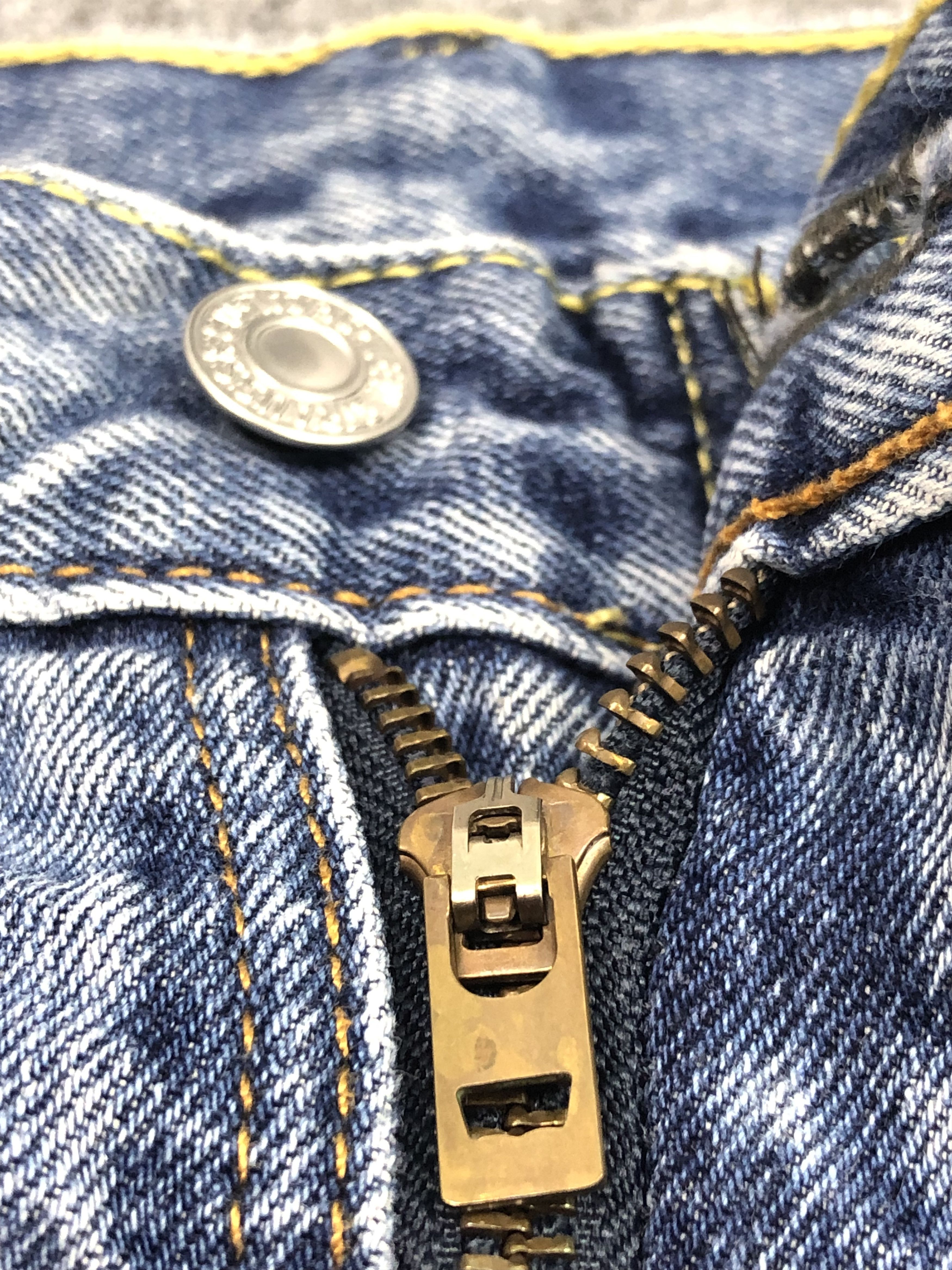 Levi's Vintage Levis 550 Jeans DP0402 Size US 39 - 8 Thumbnail