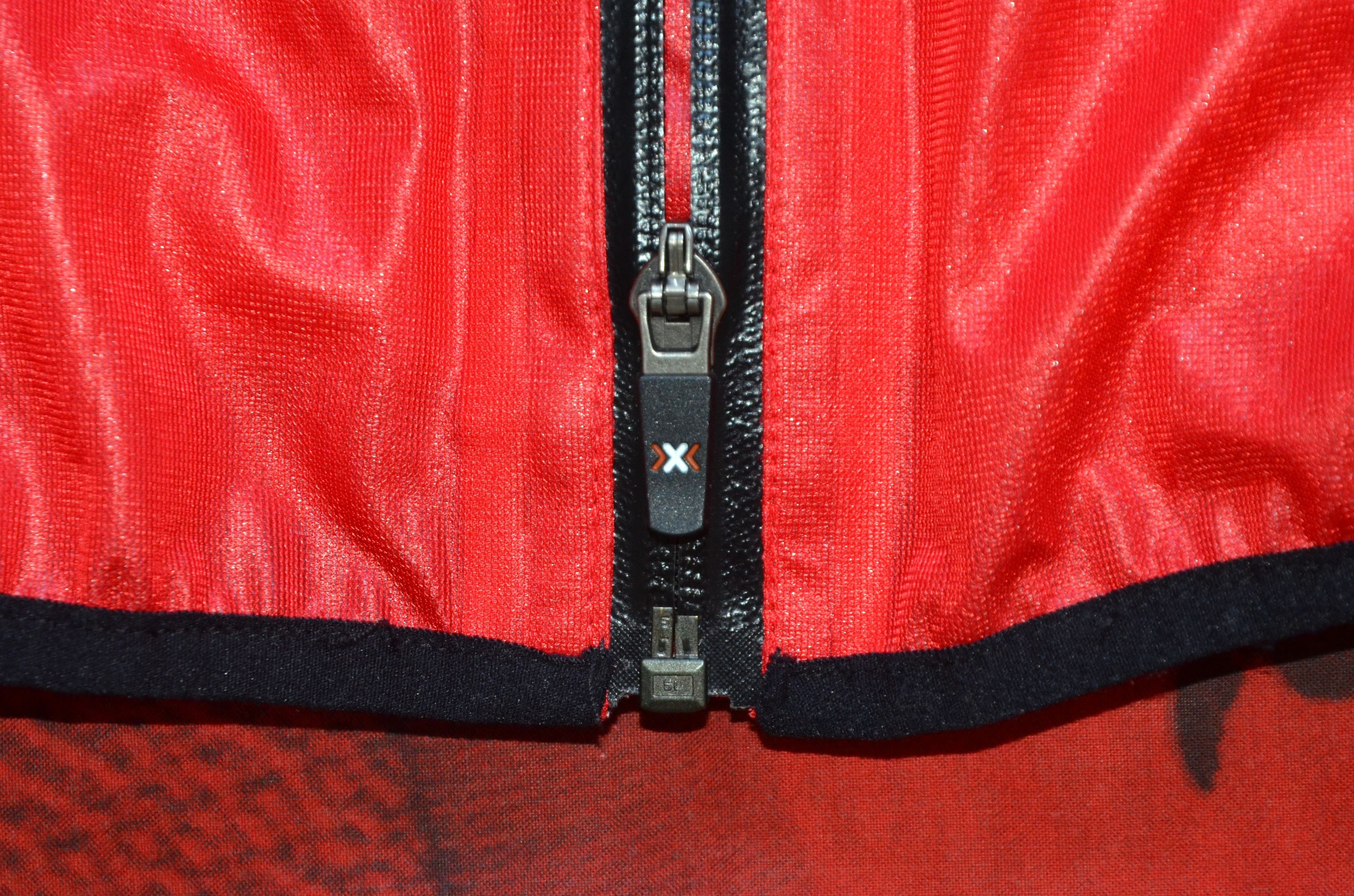 Other X-BIONIC Running Symframe Vest Man Size M Red Reflective Size US M / EU 48-50 / 2 - 6 Thumbnail