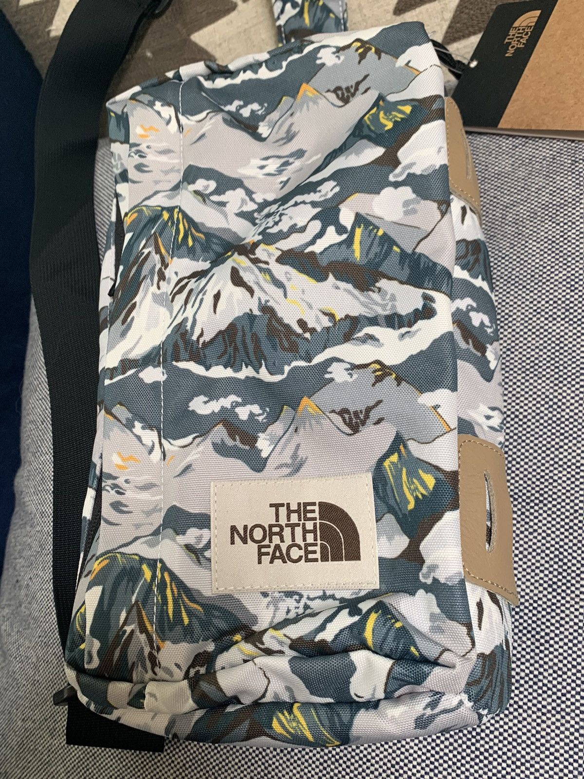 Designer × Liberty London × The North Face *RARE* New North Face x Liberty London Shoulder / Crossbody Size ONE SIZE - 2 Thumbnail