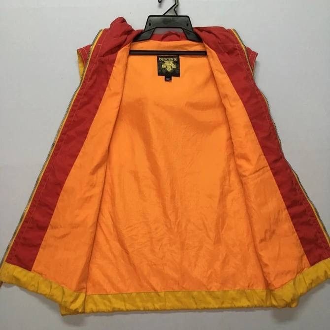 Descente × Sports Specialties × Vintage BEST OFFER🔥Vintage Descente Hoodie Zip Ups Sleeveless Vest Size US L / EU 52-54 / 3 - 7 Thumbnail