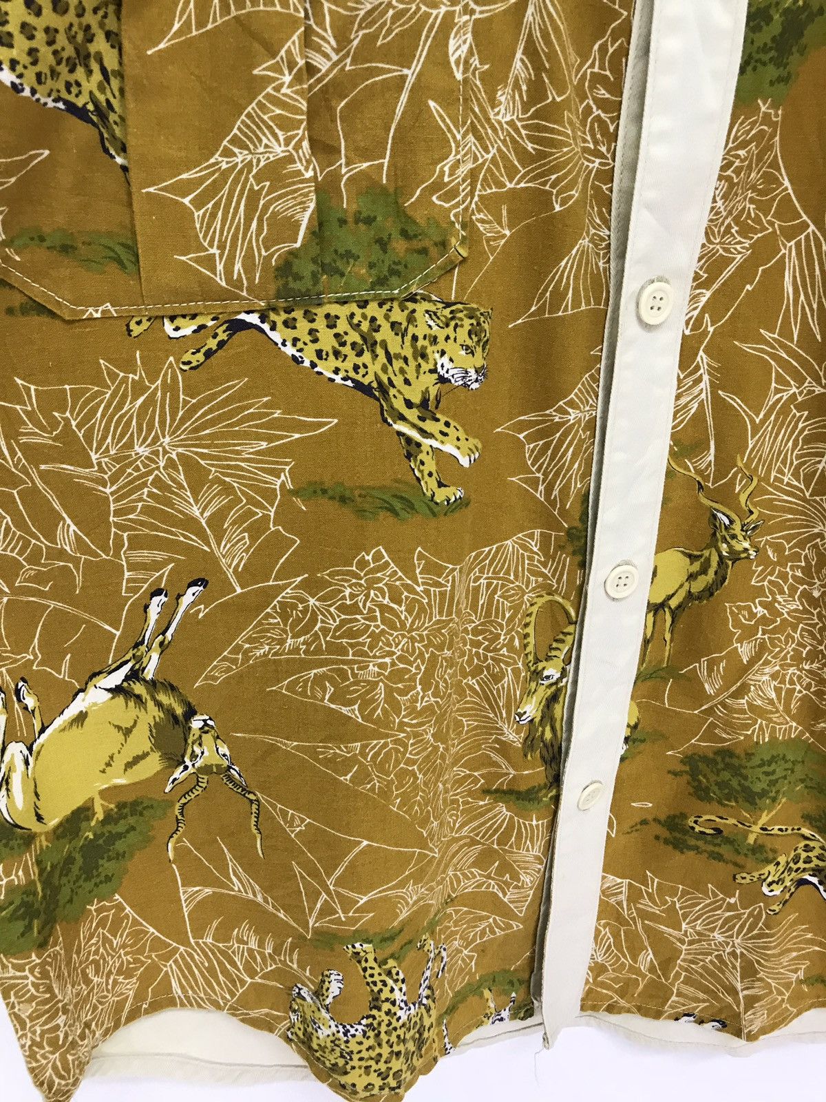 Japanese Brand Madoc Fullprinted Leopard Safari Cotton Shirt Button Up 6🟩9 Size US L / EU 52-54 / 3 - 3 Thumbnail