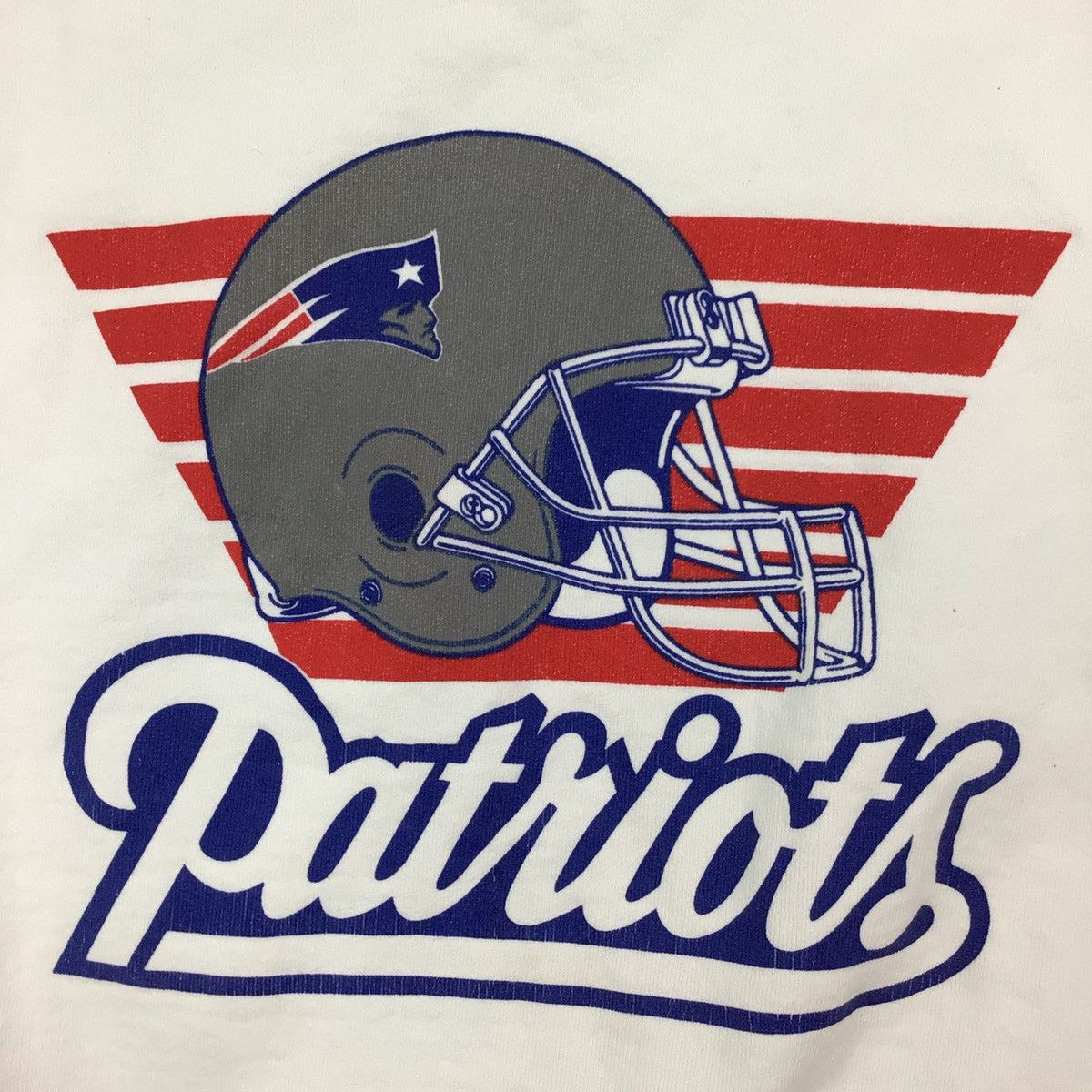 Vintage New England Patriots NFL Crewneck Sweatshirt.