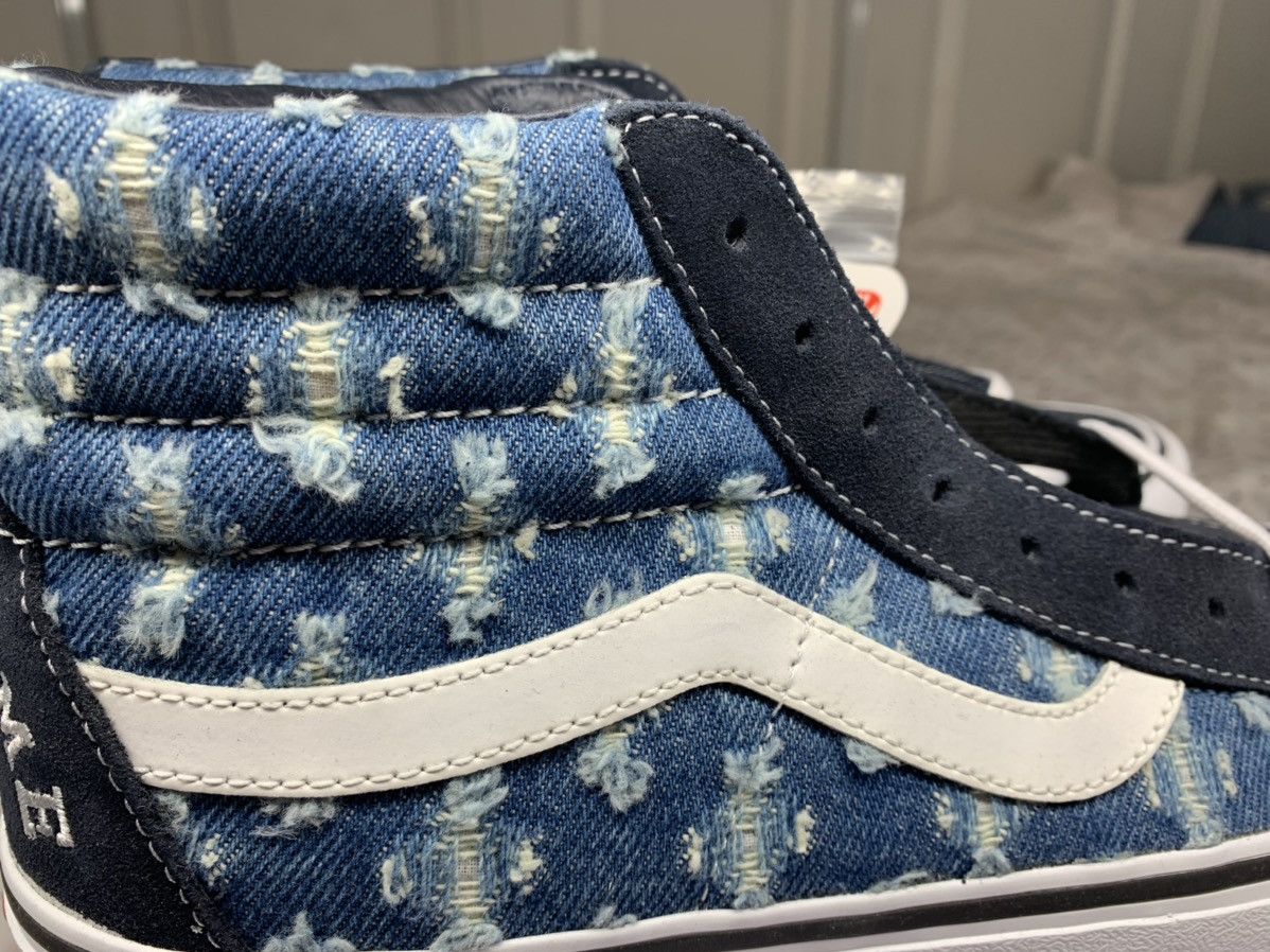 Supreme × Vans Supreme Vans Hole Punch Denim Hi Size US 9.5 / EU 42-43 - 2 Thumbnail