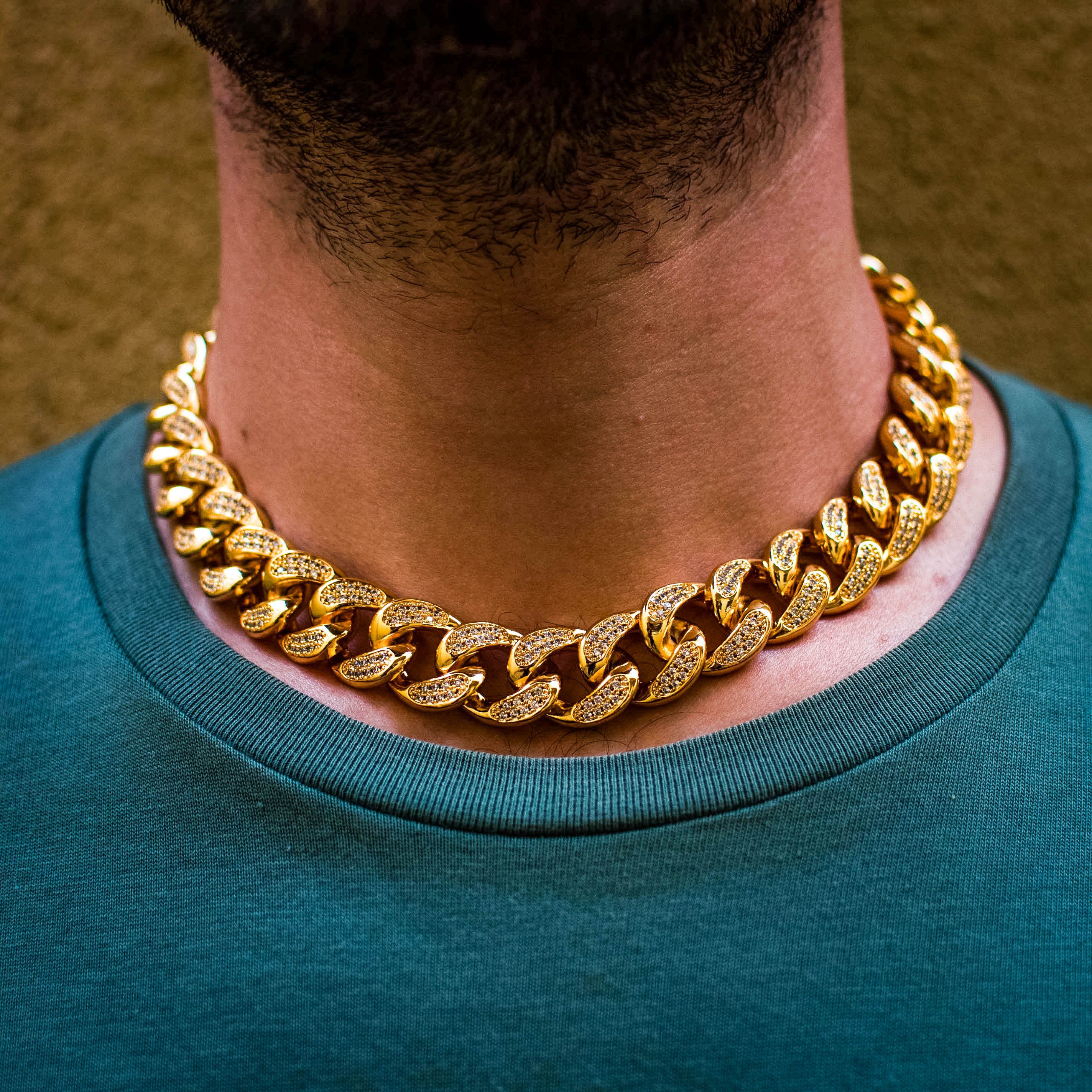 Other 18k Yellow Gold Diamond Cuban Link Choker Chain Necklace Size ONE SIZE - 1 Thumbnail